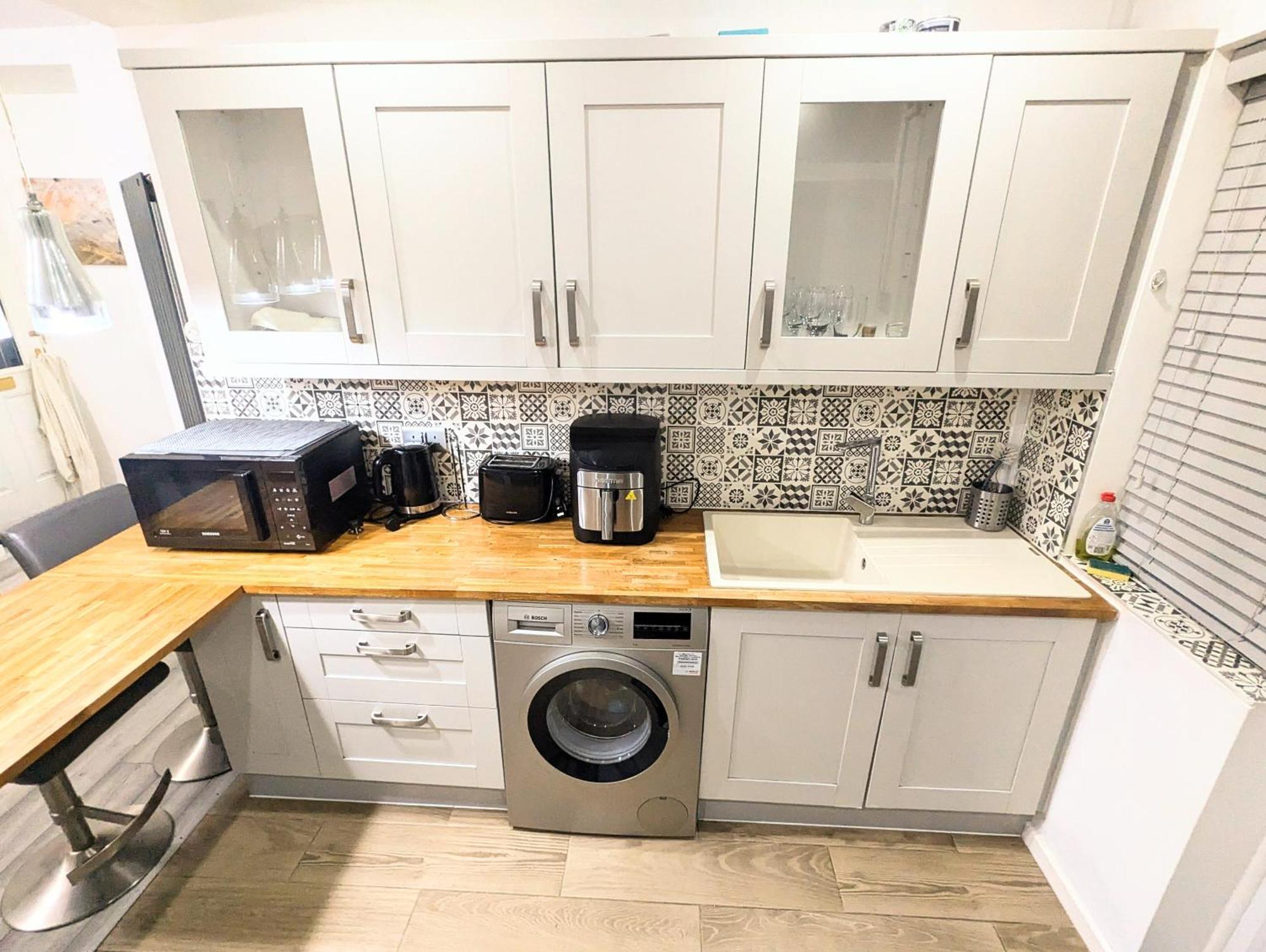 Bromley Serviced - Beckenham Place Park - - 2 Bed House - Free Parking - 2 Beds 1 Sofabed Leilighet