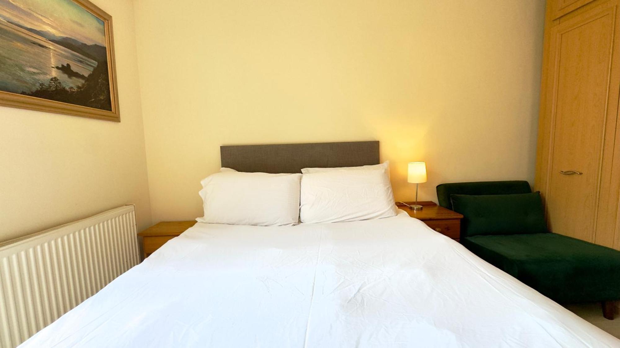 The Queens Palace 1 Bedroom By Wild Apartment London