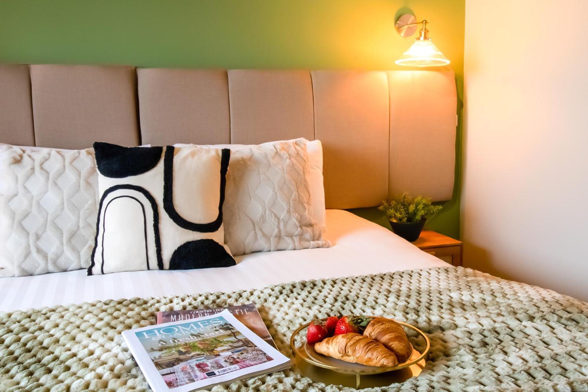 Appartamento 2br Flat King Bed 4 Min To Dlr Easy Access Londra
