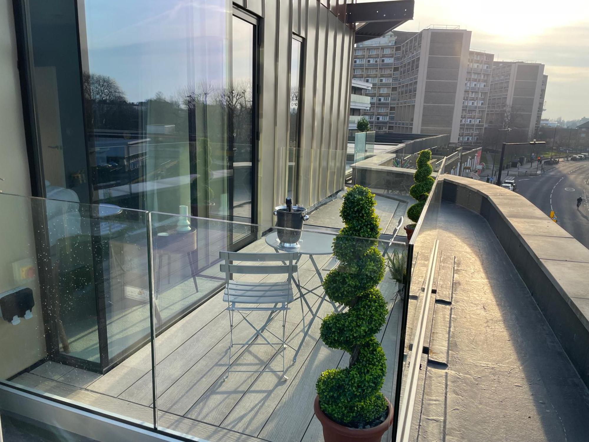 Apartment Penthouse In Fulham West Kensington 3 Bedrooms *
