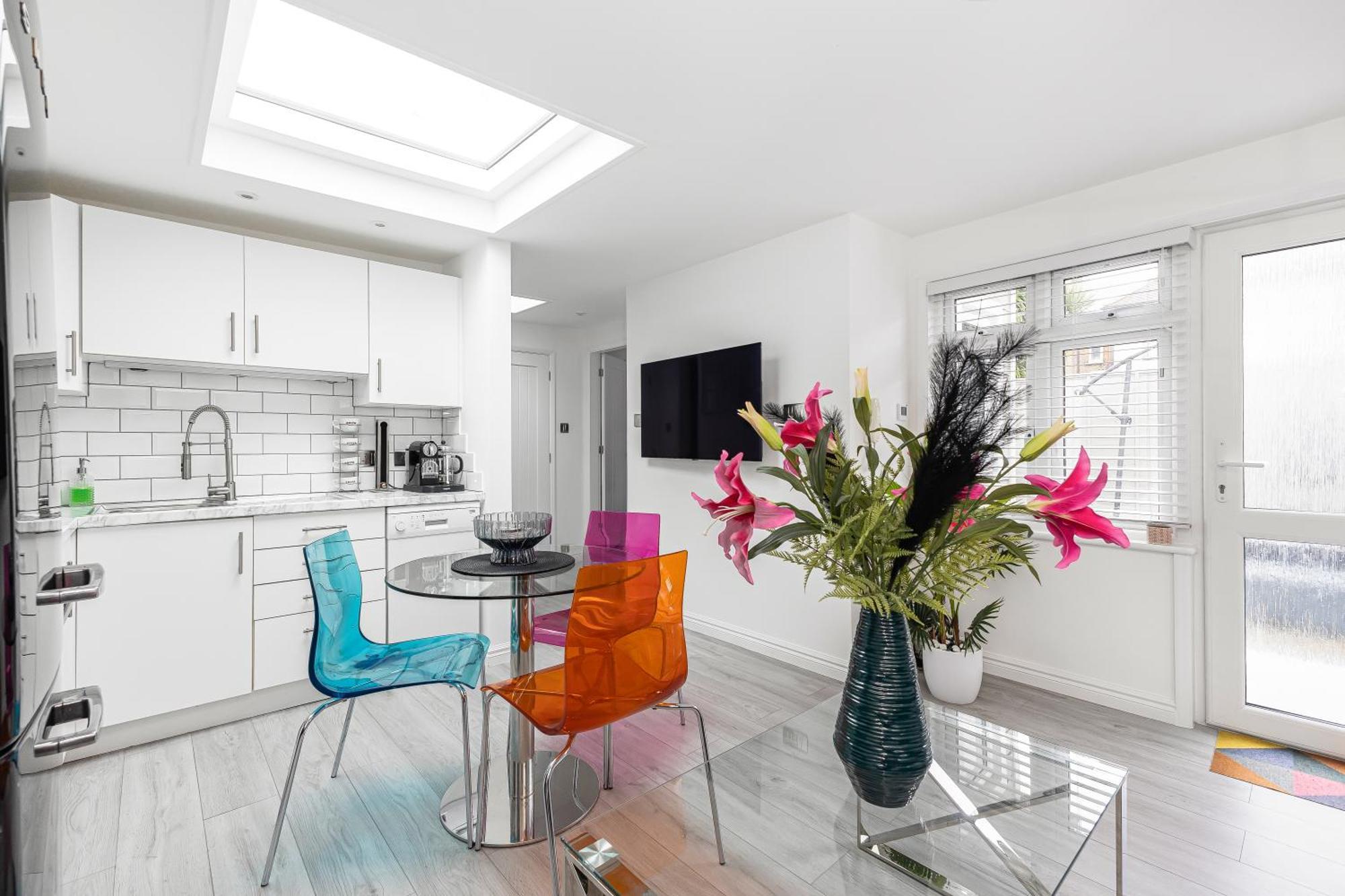 Lejlighed New! Modern 1-br House With Patio & Hottub , Chiswick *