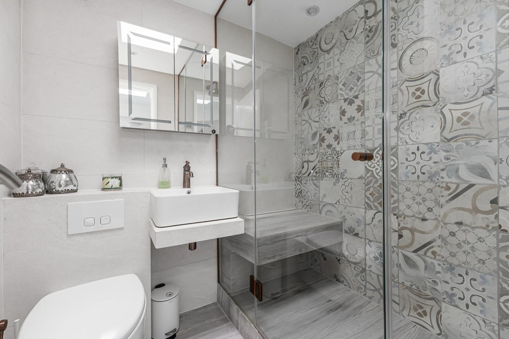 Lejlighed New! Modern 1-br House With Patio & Hottub , Chiswick