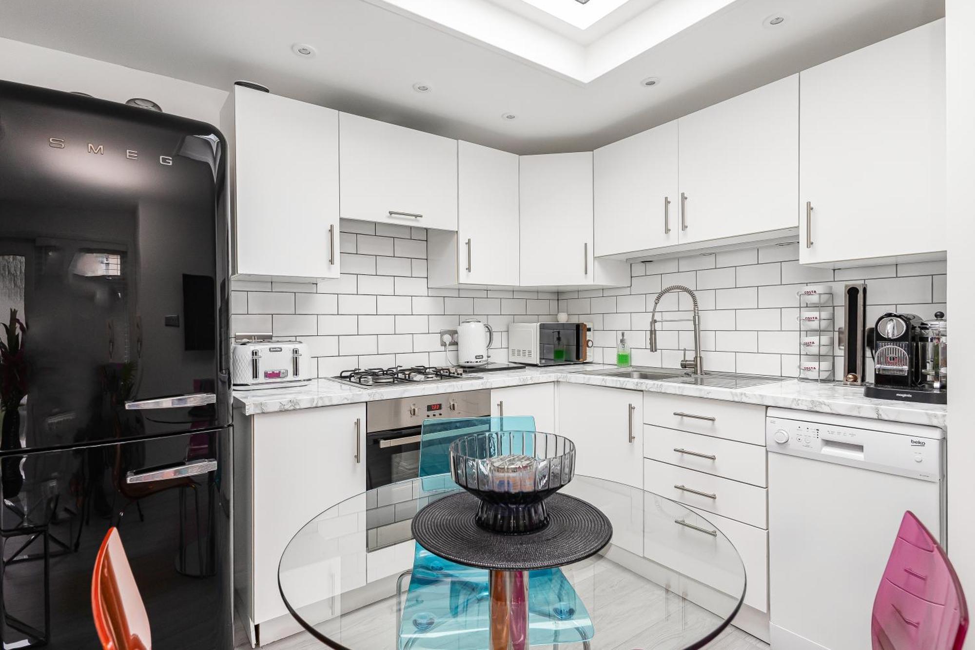 Lejlighed New! Modern 1-br House With Patio & Hottub , Chiswick *