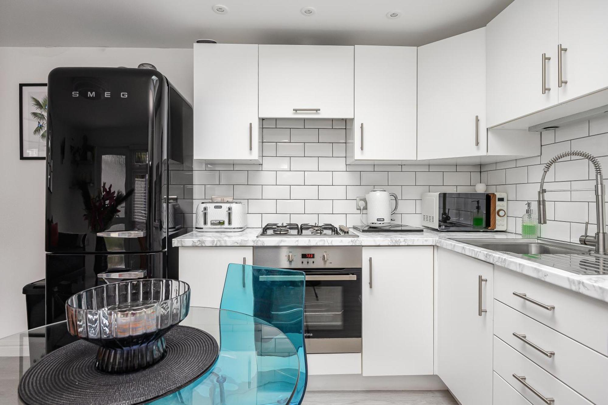 Lejlighed New! Modern 1-br House With Patio & Hottub , Chiswick London
