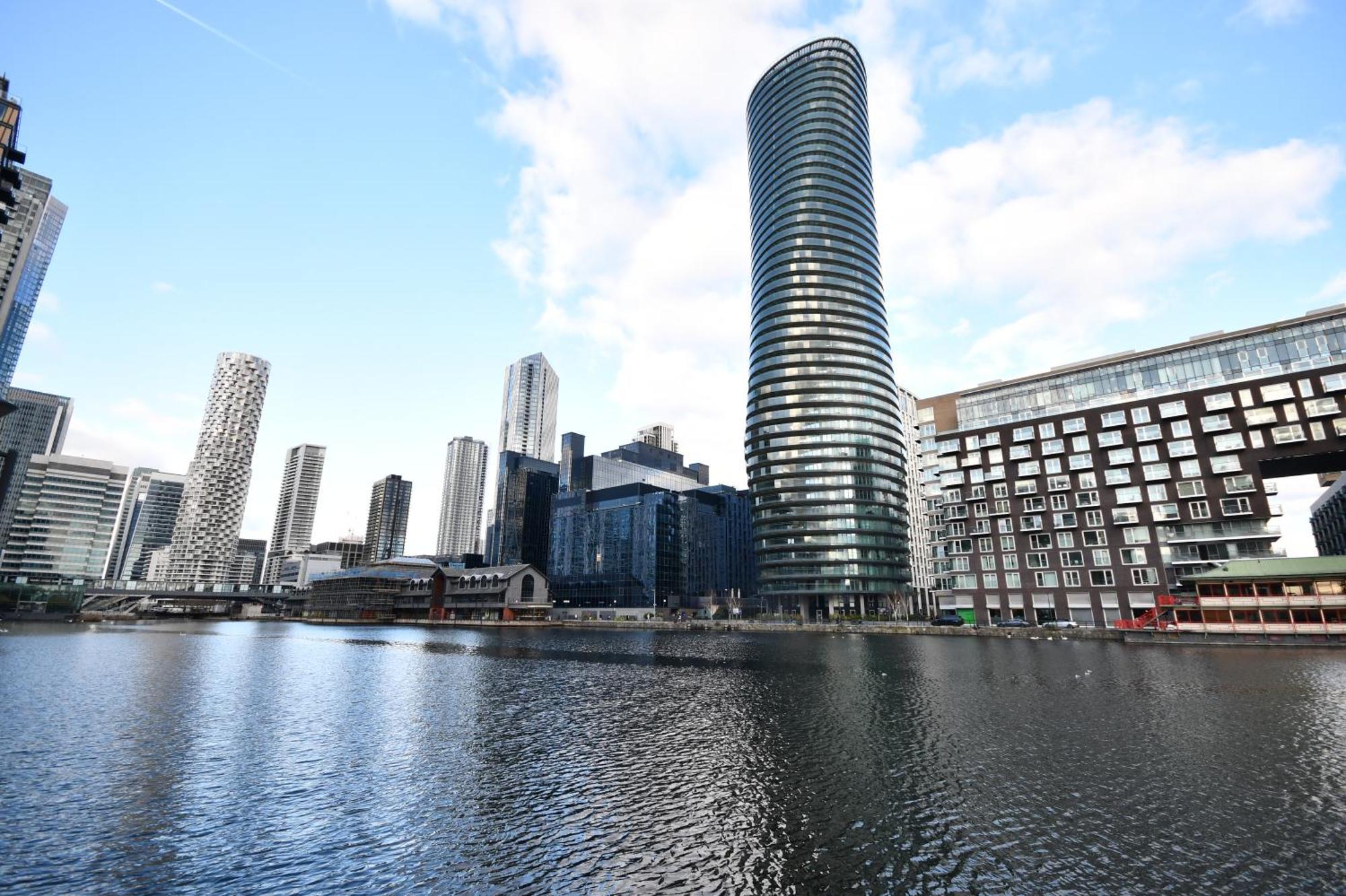 Comfortable 2 Bedroom Flat With Great View Near Canary Wharf London