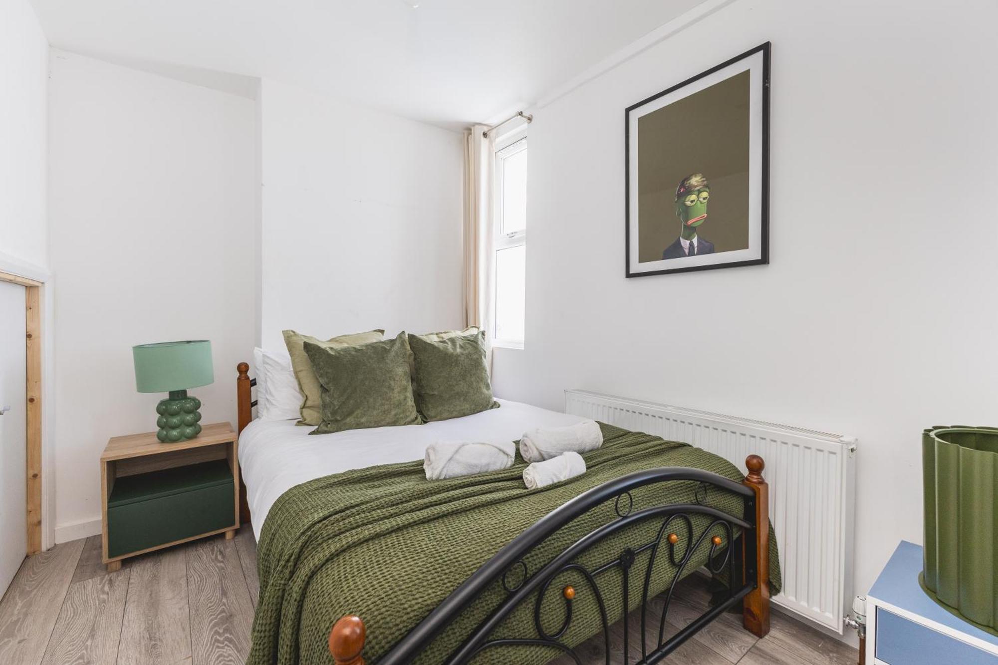 Apartment One Ges By Artsy London