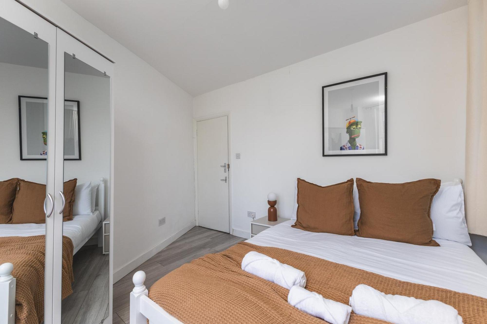 Apartment One Ges By Artsy London