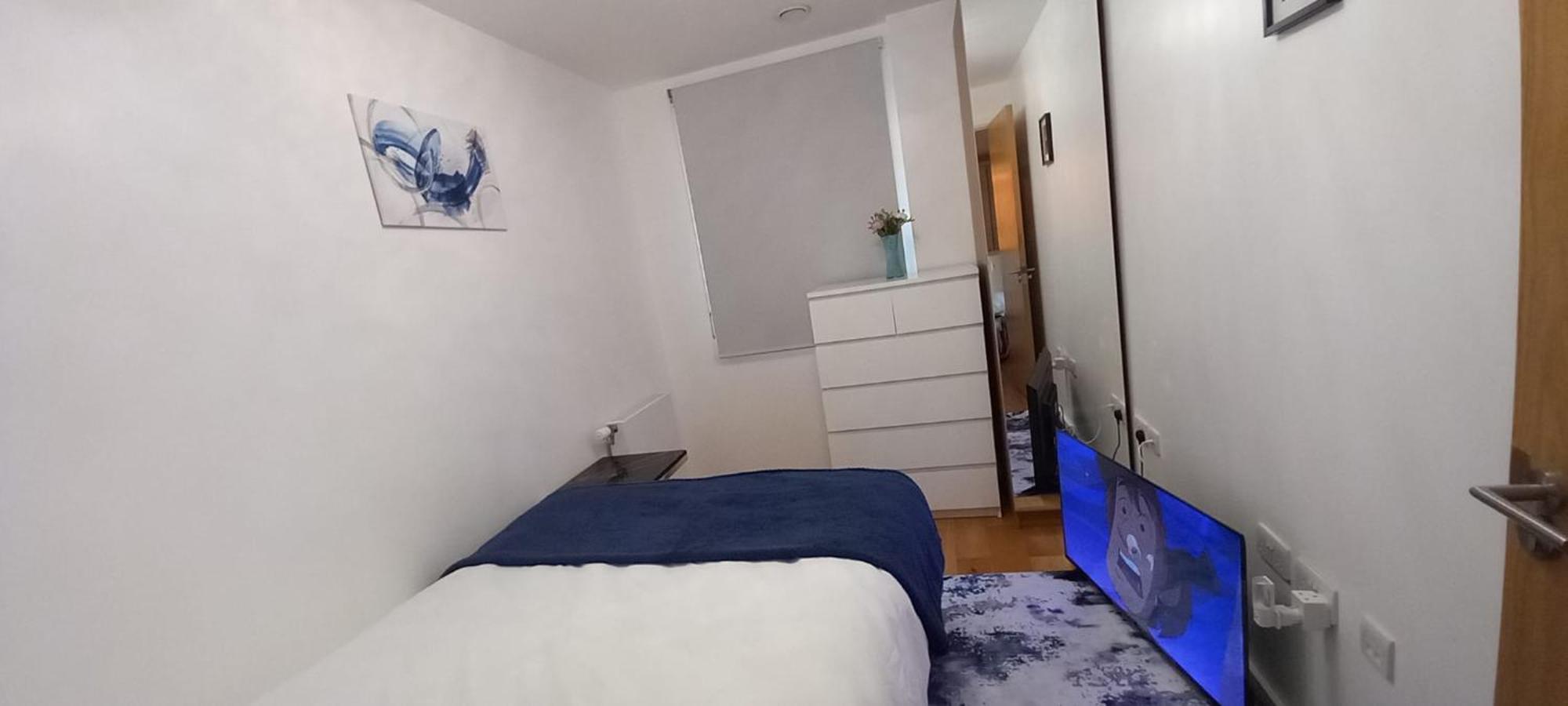 Double In Hoxton Homestay *