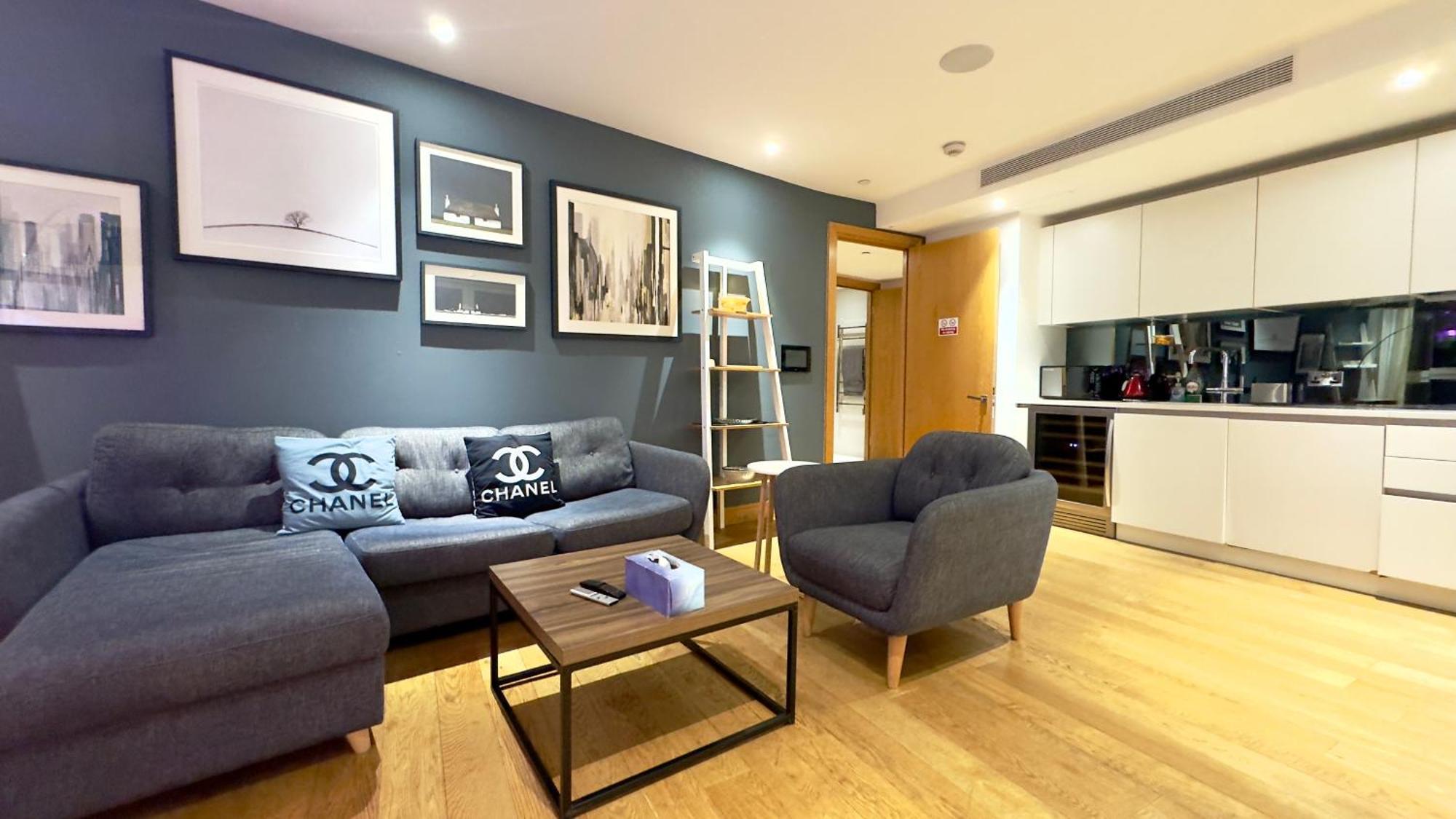 Luxury 3 Bedroom By Wild Apartment London