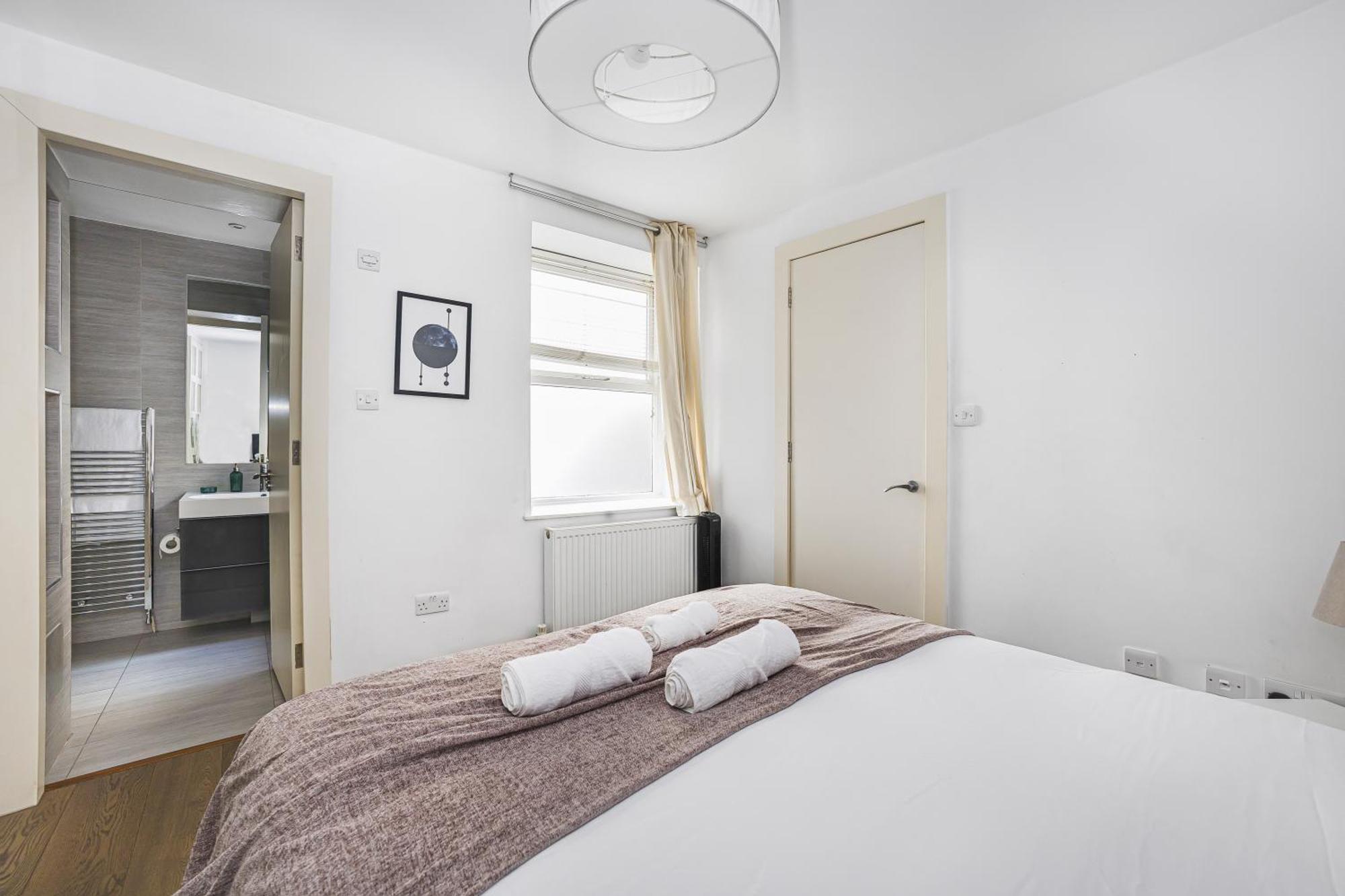 Great Eastern 3 By Artsy Apartment