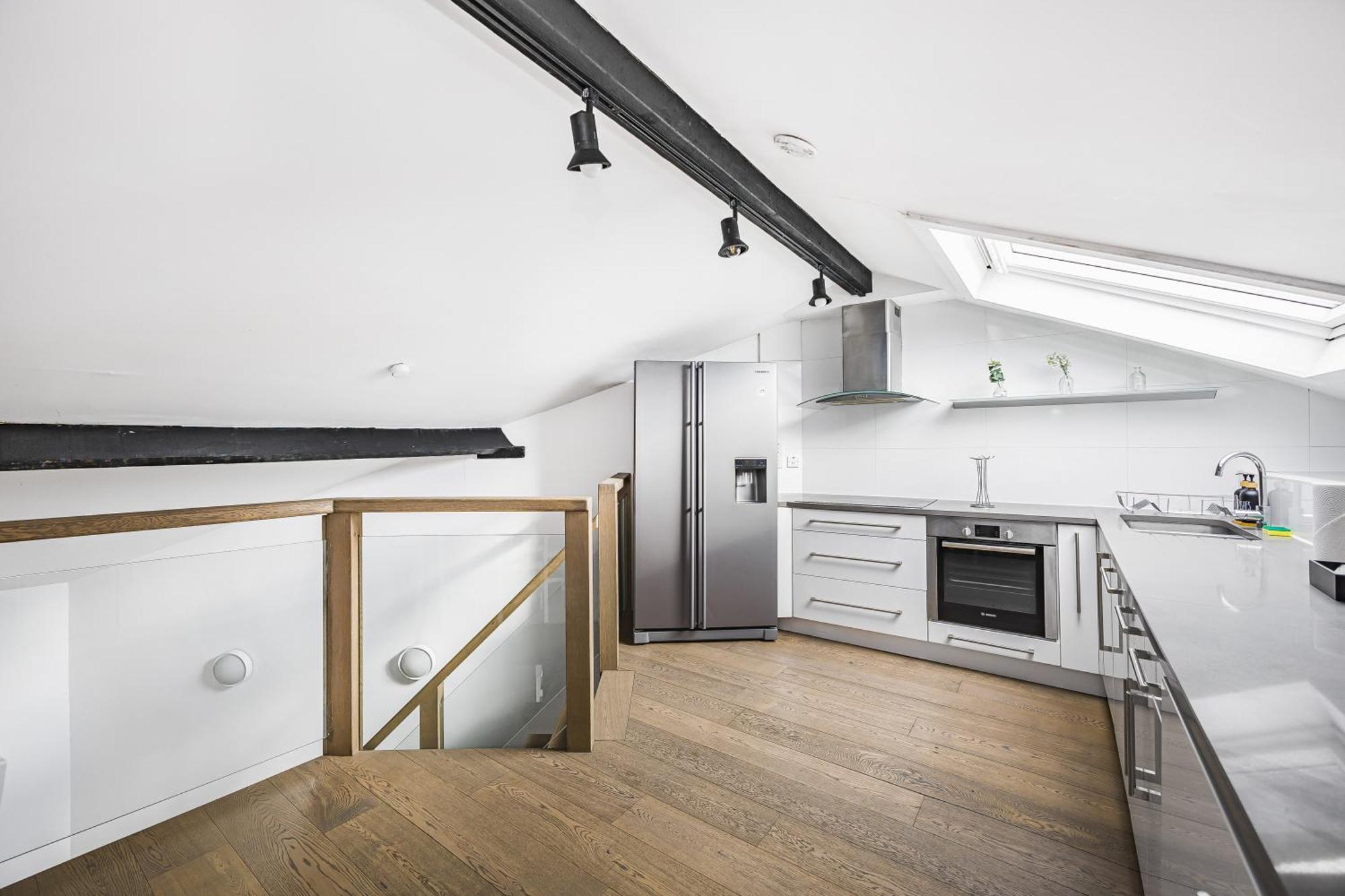 Apartment Great Eastern 3 By Artsy *