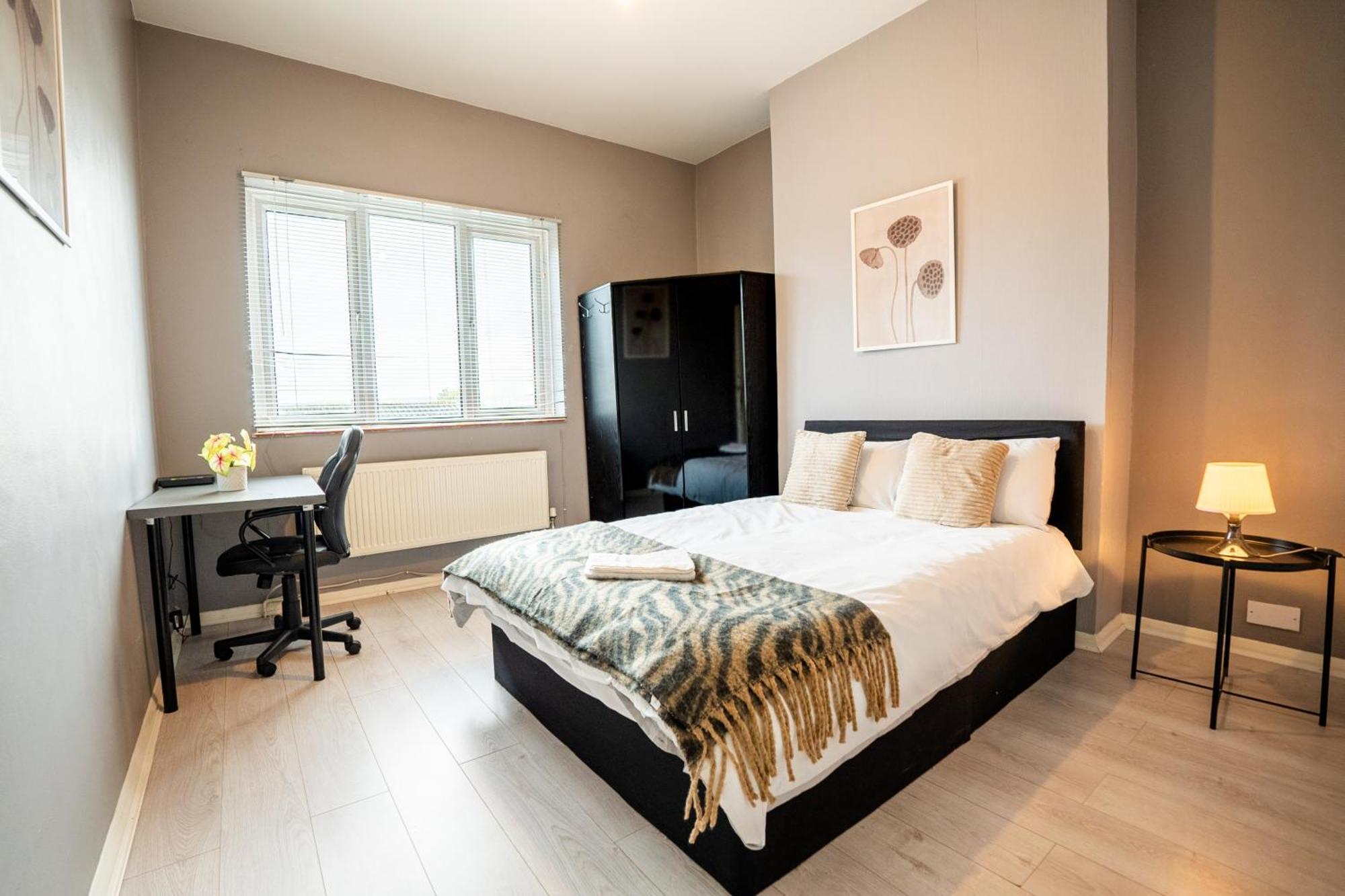 Apartment Escape - Stylish 2 Bedroom *