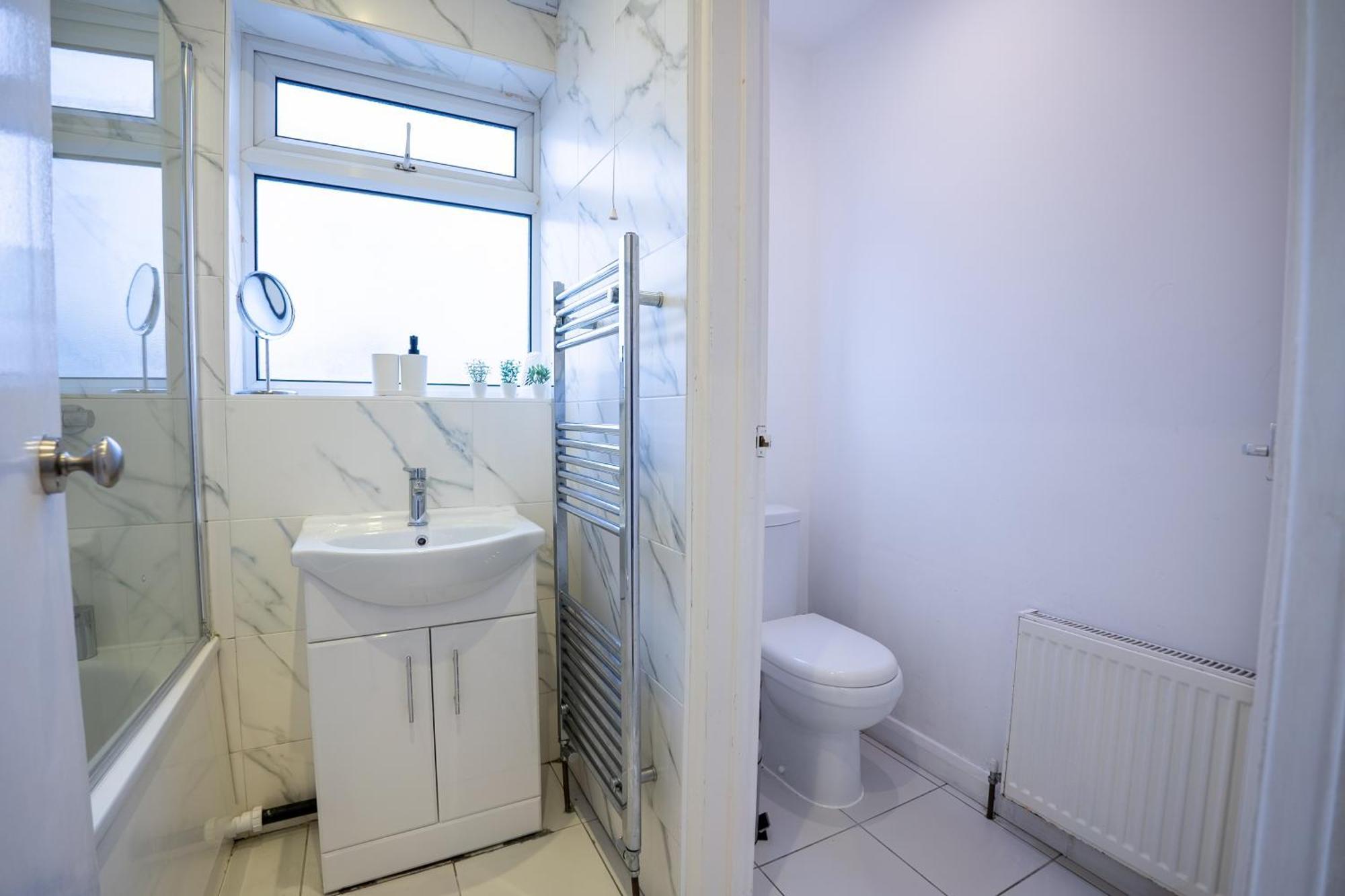 Apartment Escape - Stylish 2 Bedroom London