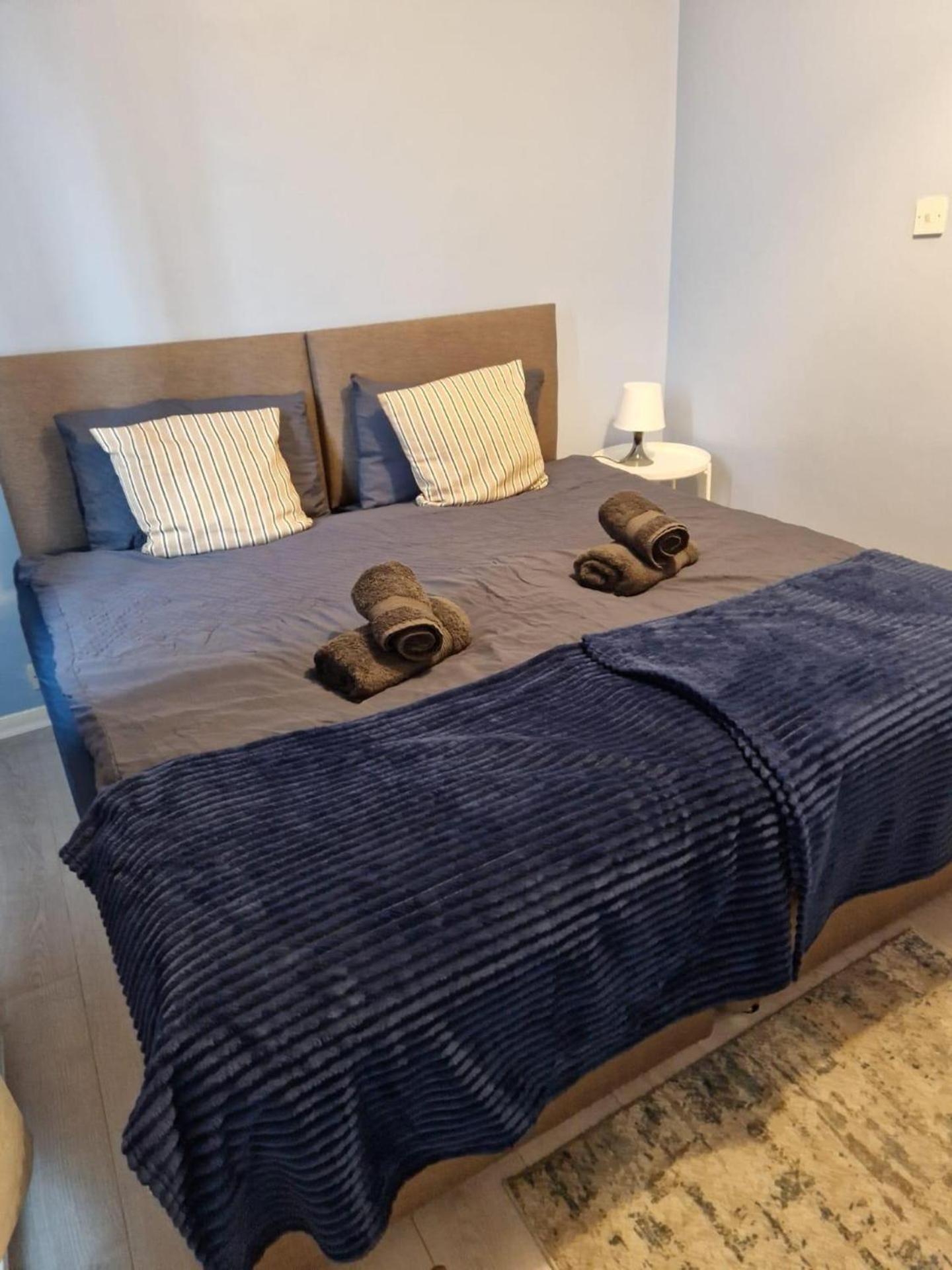 Escape - Stylish 2 Bedroom London