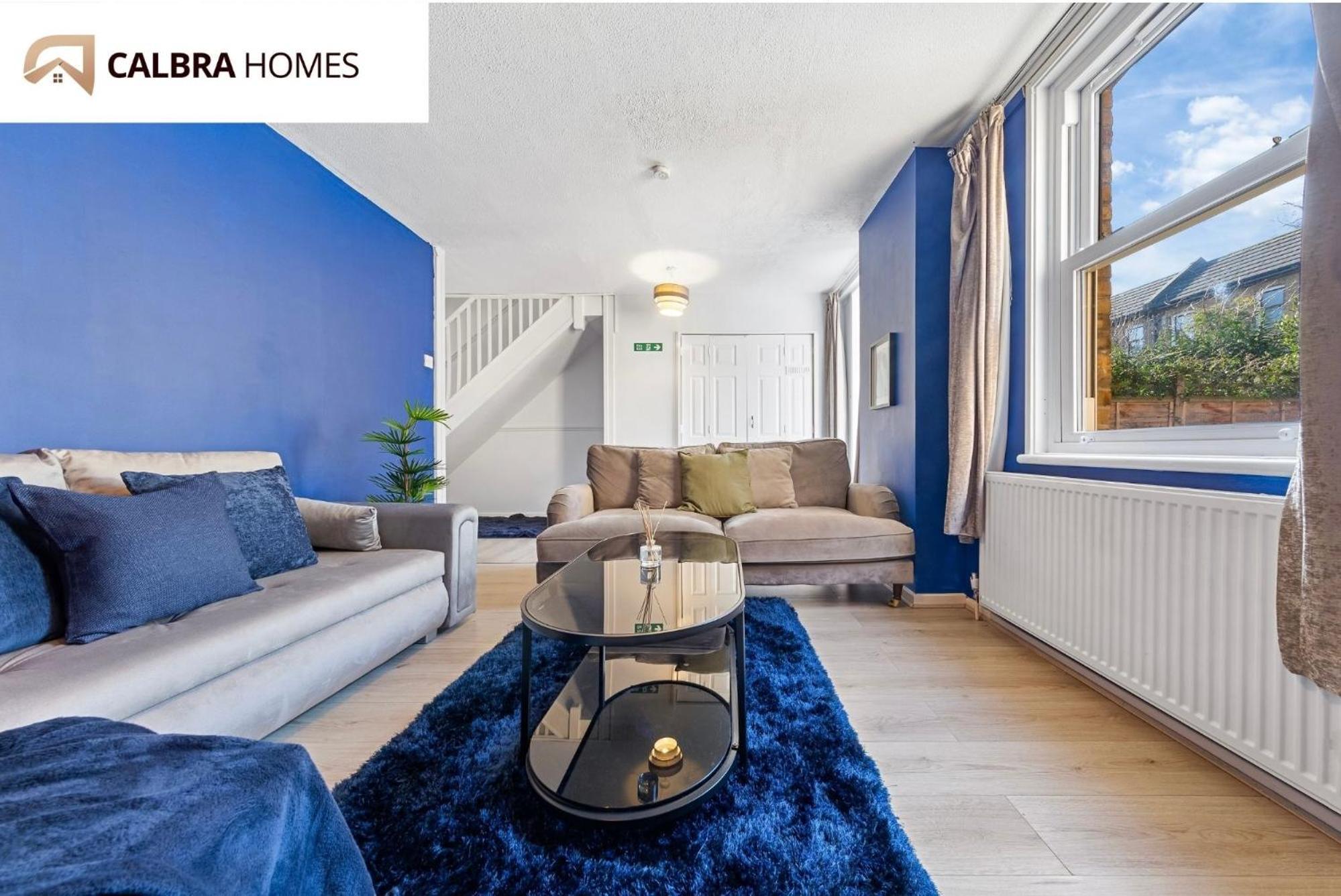 Holiday home The Angel Garden Residence, A Sophisticated 3-bedroom Escape *