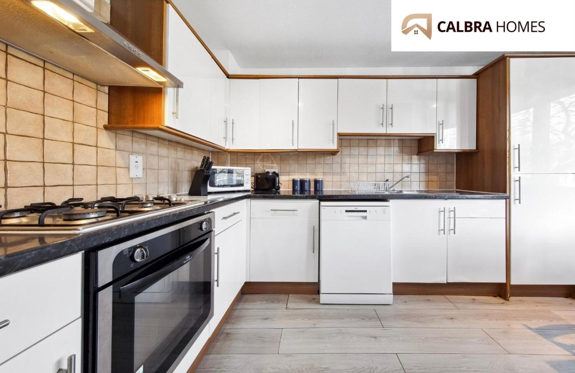 The Angel Garden Residence, A Sophisticated 3-bedroom Escape Holiday home London