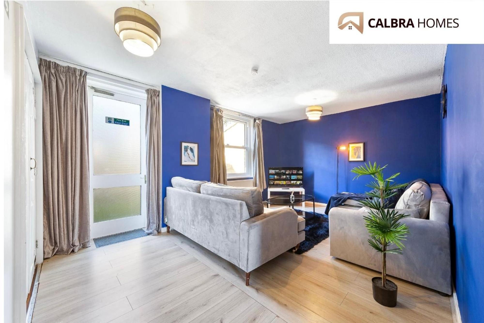 The Angel Garden Residence, A Sophisticated 3-bedroom Escape * London