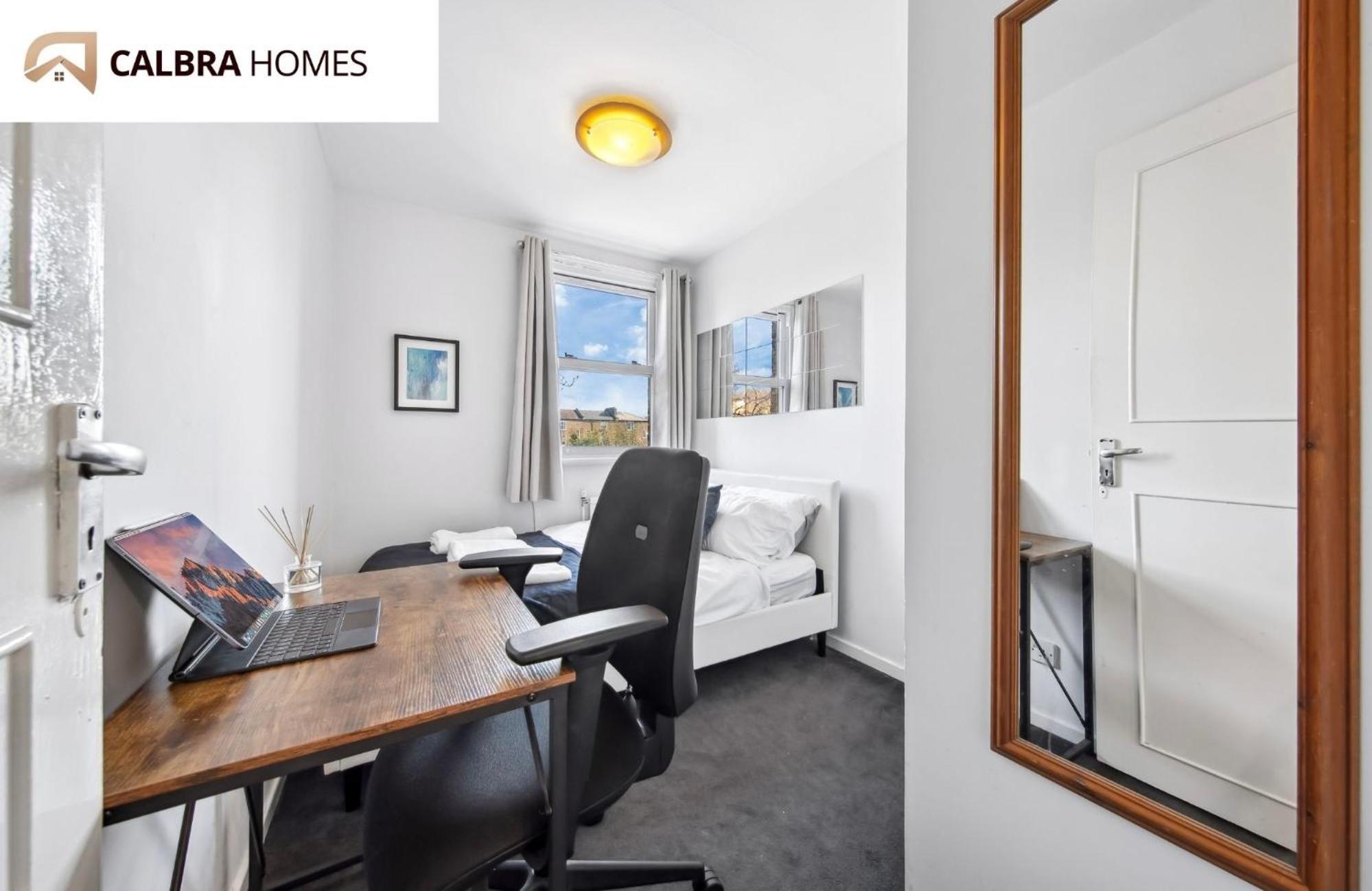 The Angel Garden Residence, A Sophisticated 3-bedroom Escape London