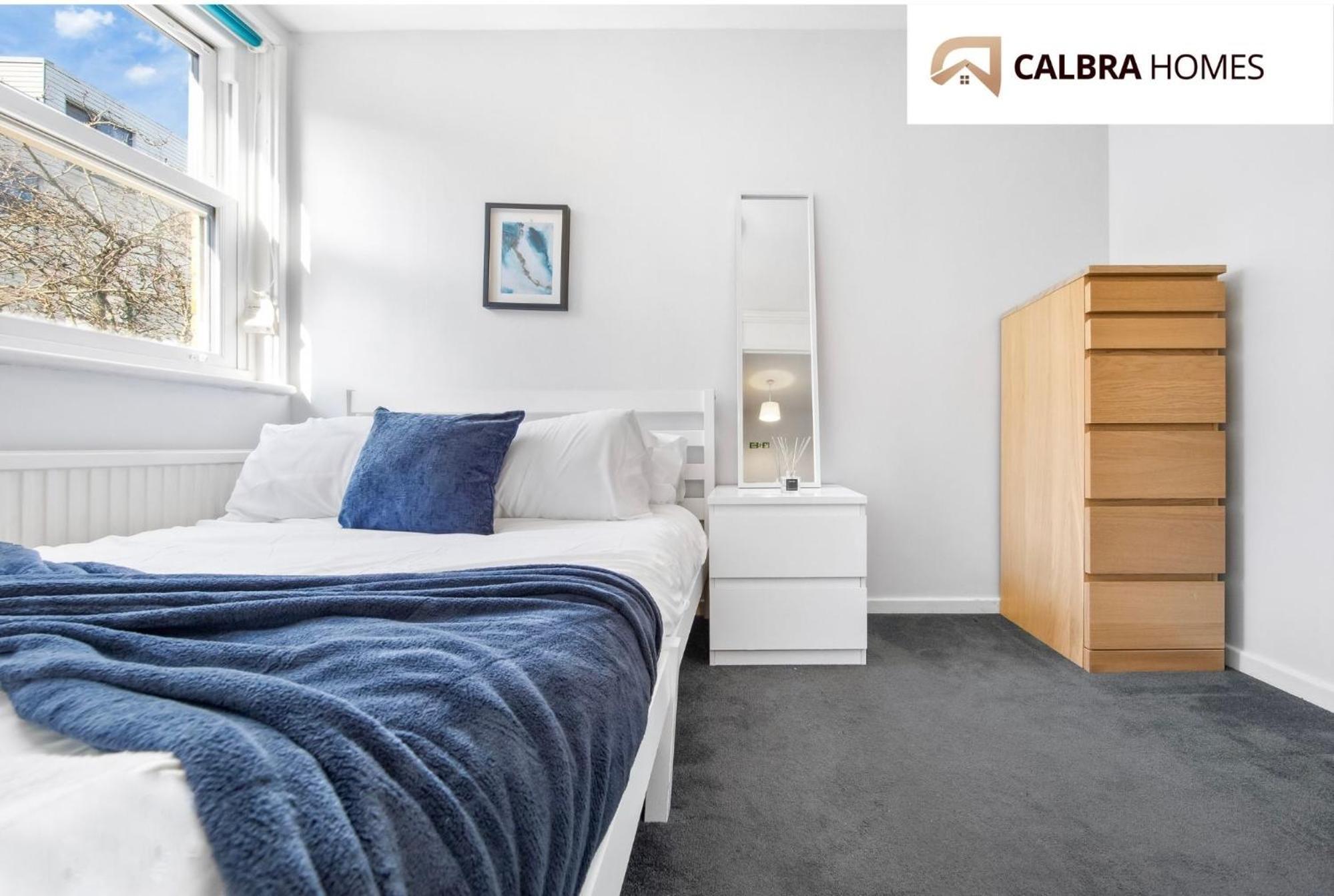 The Angel Garden Residence, A Sophisticated 3-bedroom Escape London