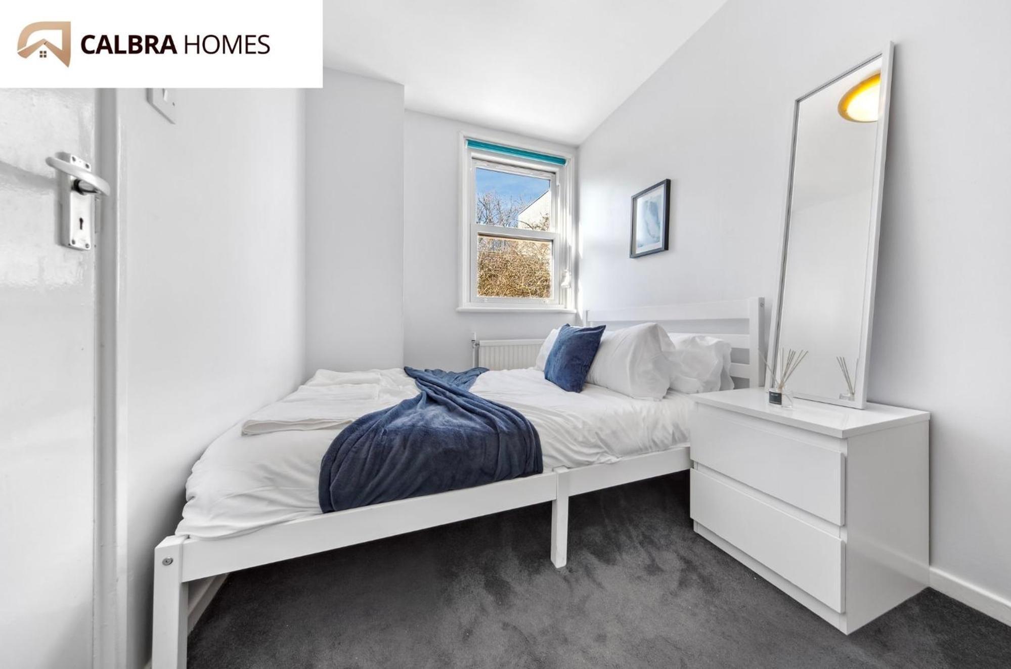 Holiday home The Angel Garden Residence, A Sophisticated 3-bedroom Escape *