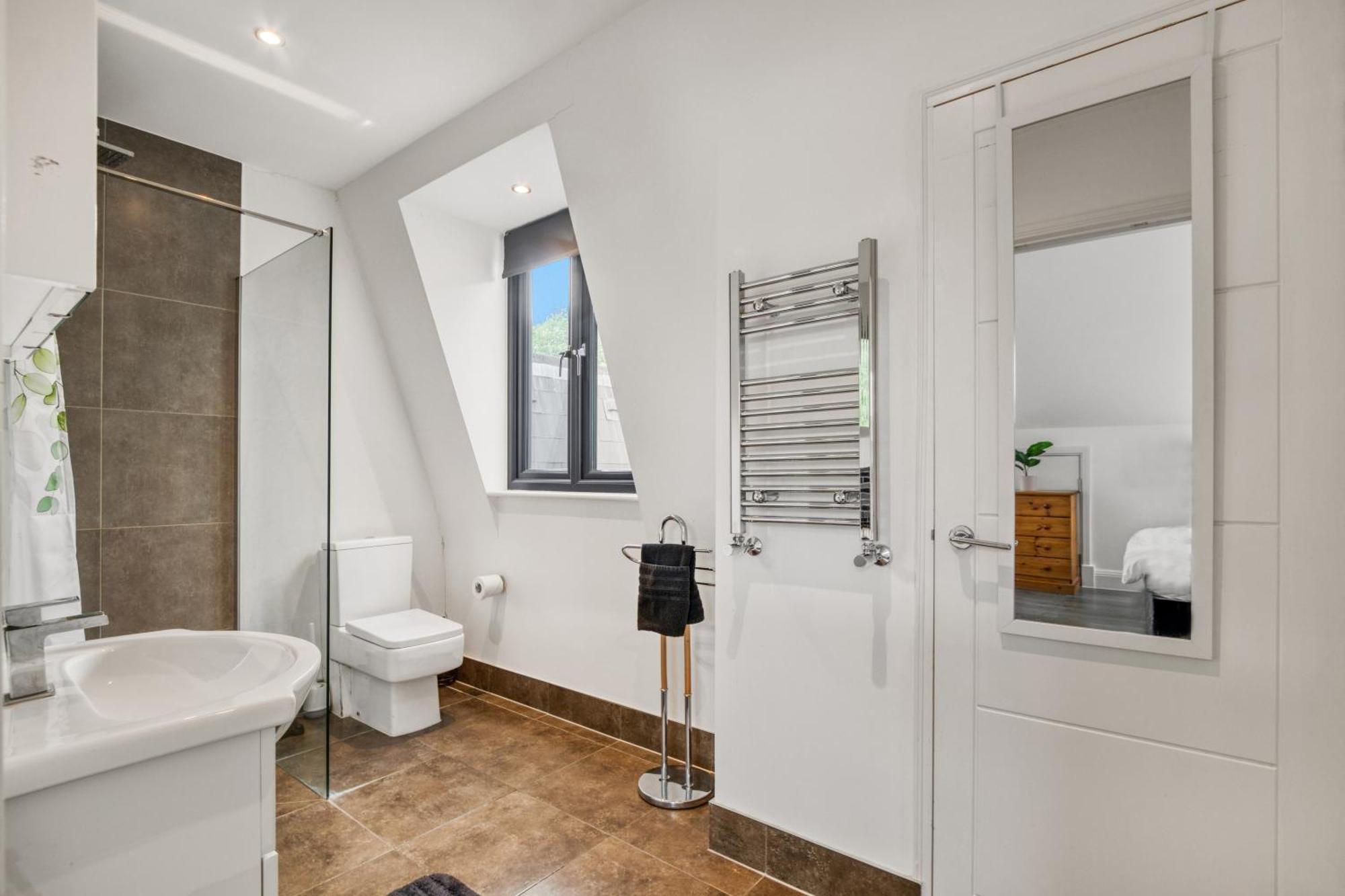 Apartment Bright & Glamorous 1br 1ba Private Balcony London