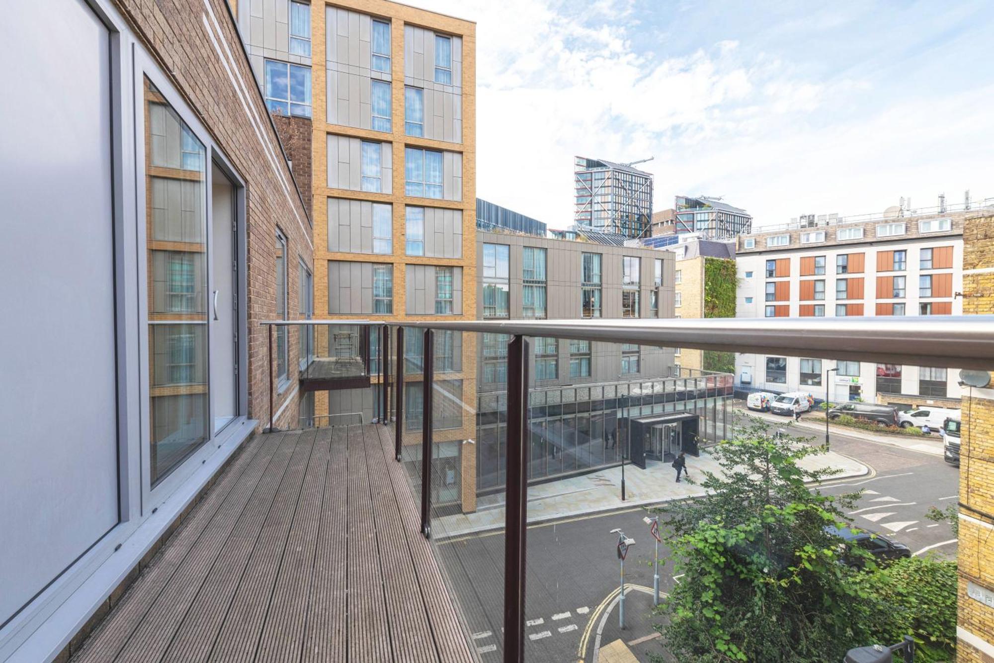 Spacious & Elegant In Southbank Near Eye Apartment London