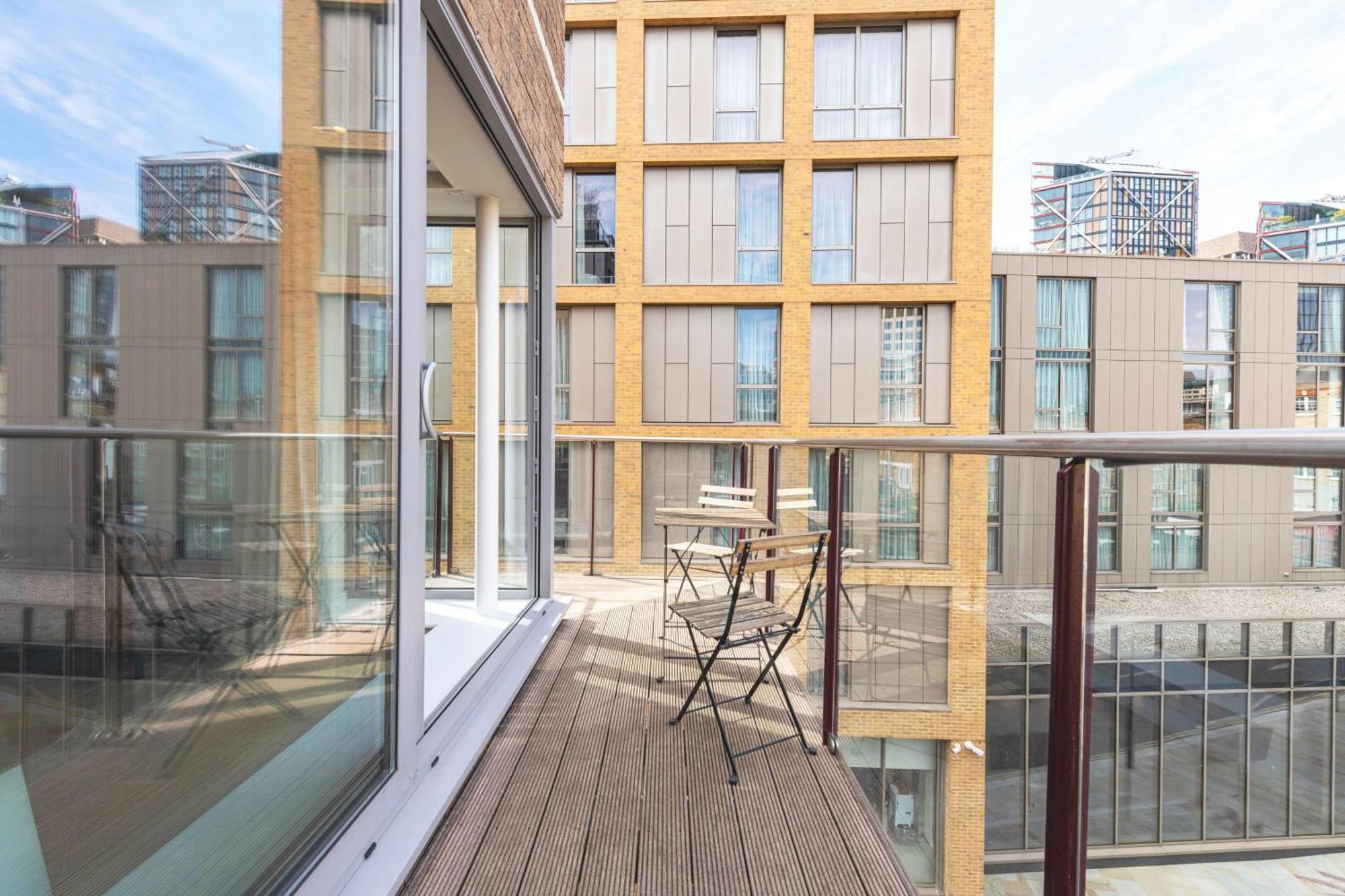 Apartment Spacious & Elegant In Southbank Near Eye London