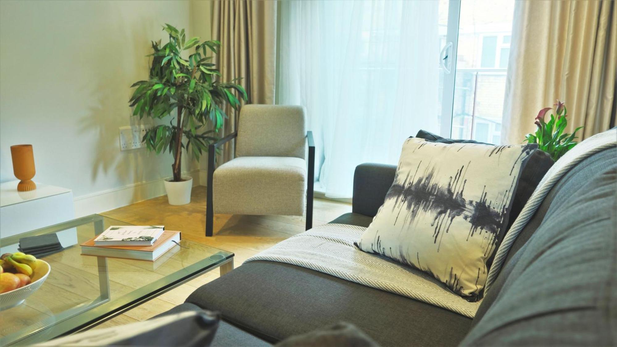Spacious & Elegant In Southbank Near Eye * London