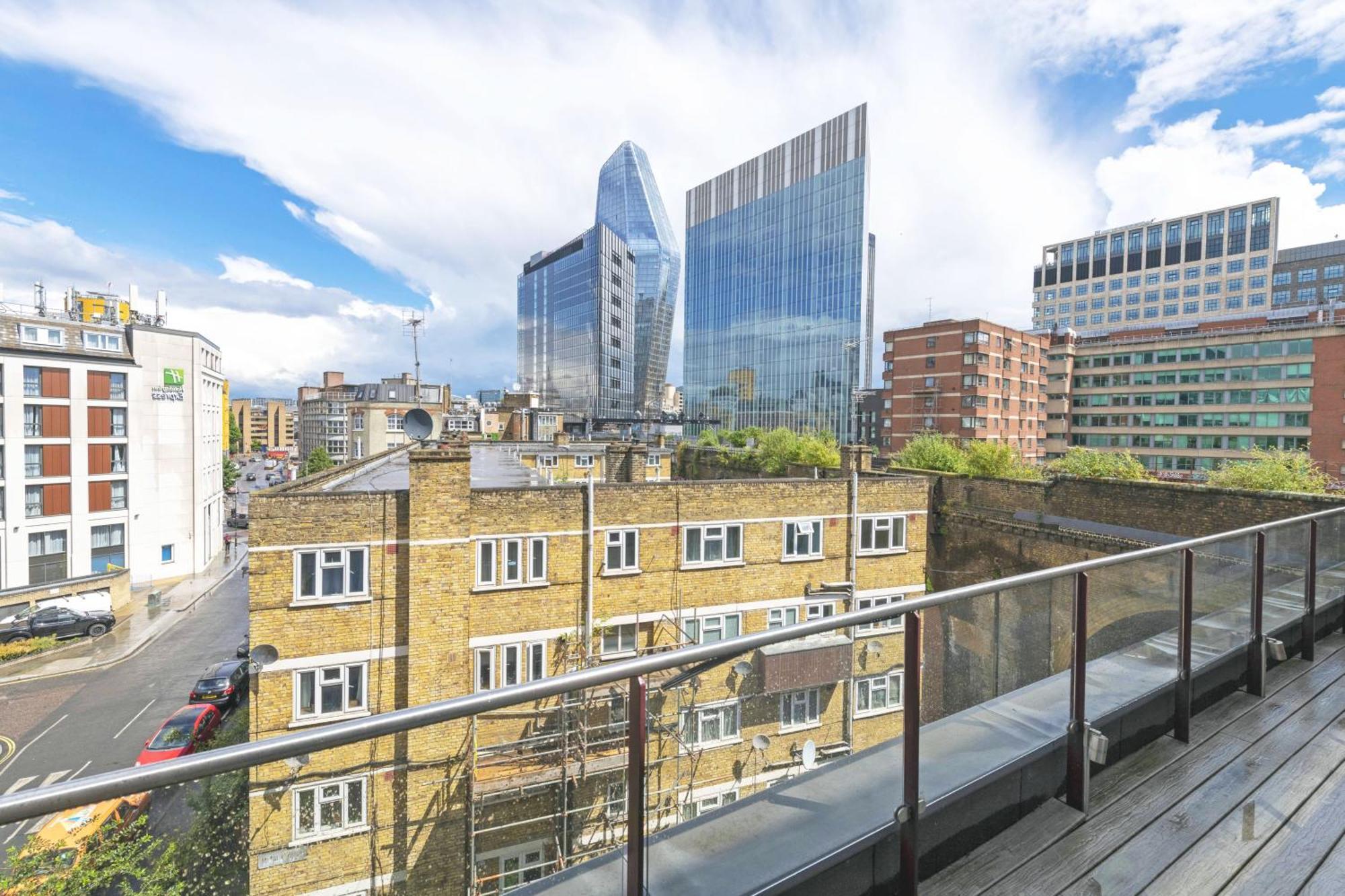 Spacious & Elegant In Southbank Near Eye * London