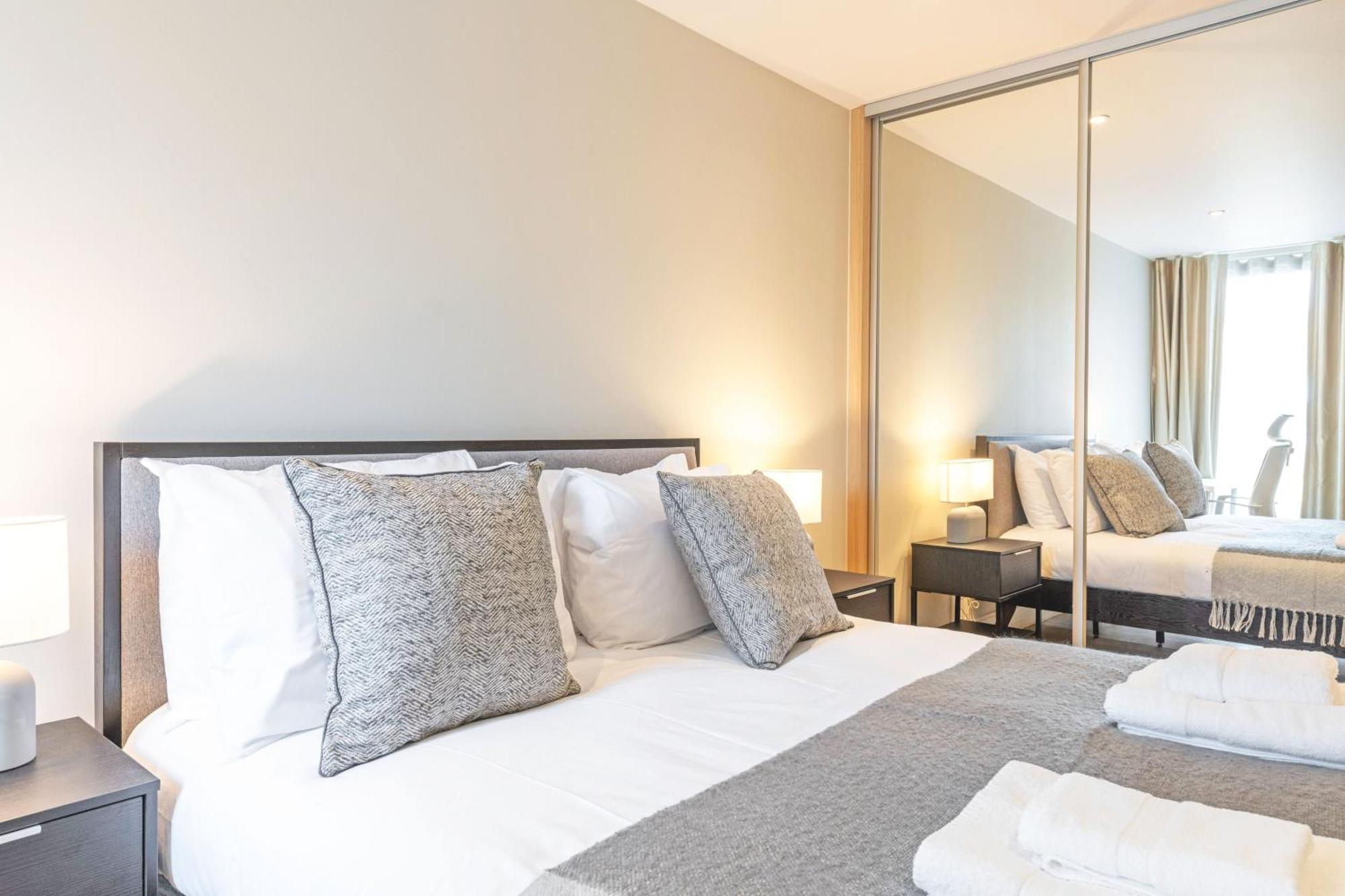 Spacious & Elegant In Southbank Near Eye Apartment