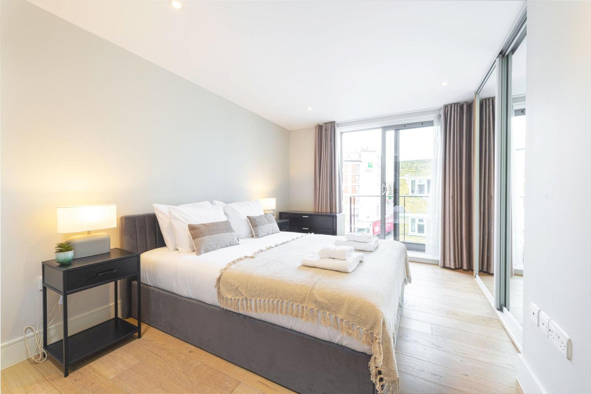 Spacious & Elegant In Southbank Near Eye