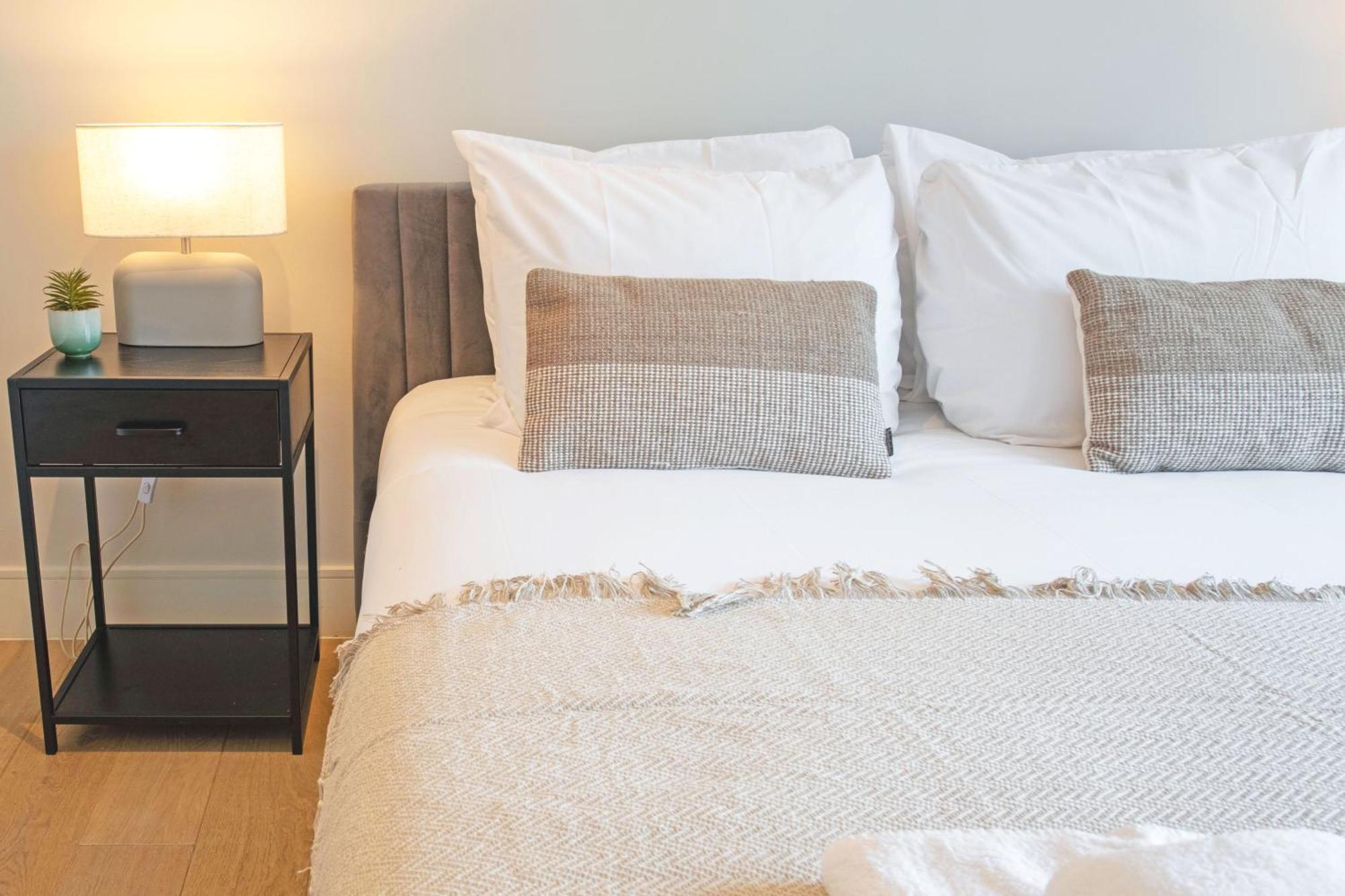 Spacious & Elegant In Southbank Near Eye Apartment London