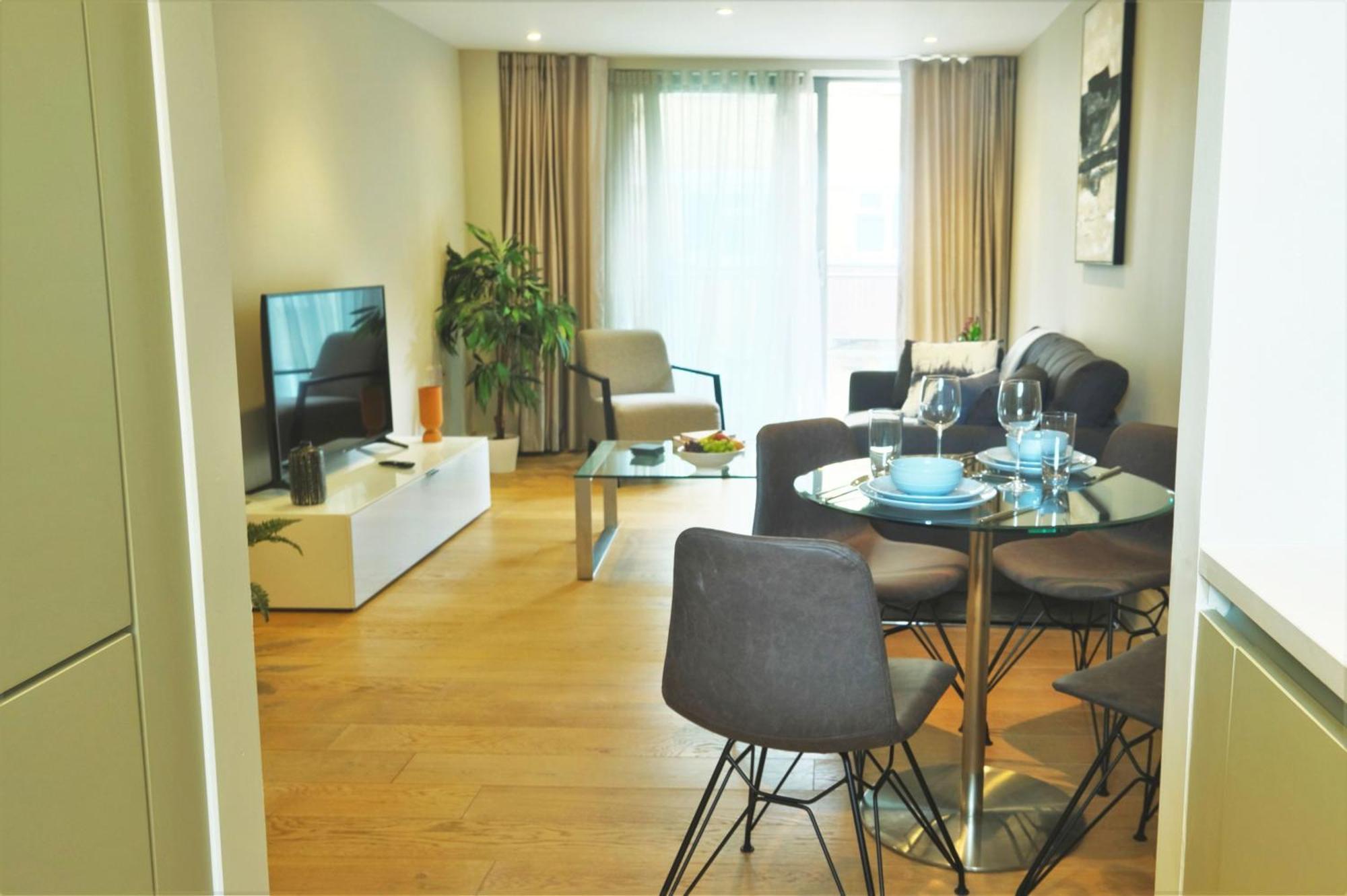 Spacious & Elegant In Southbank Near Eye Apartment London