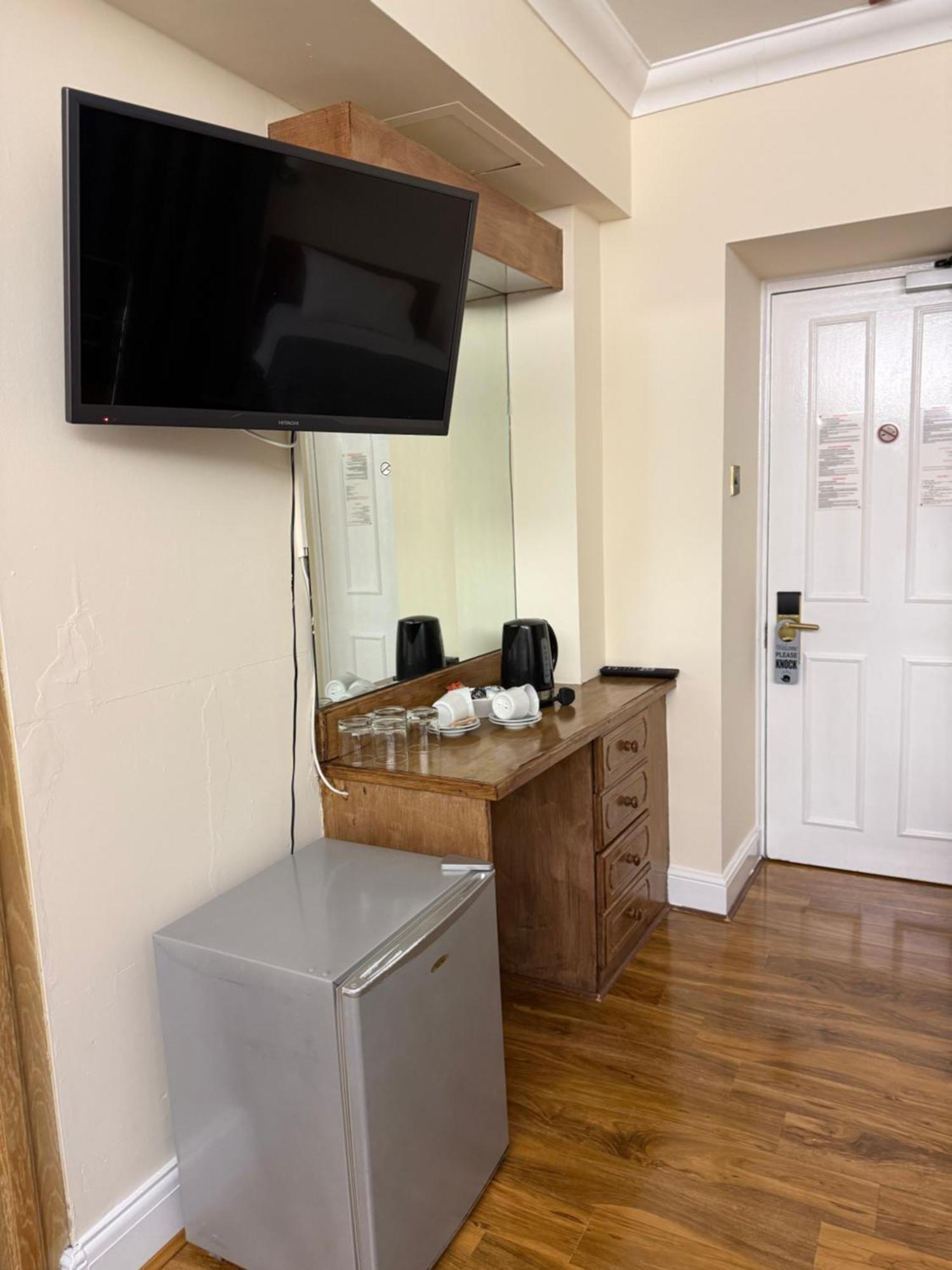 The Gresham 3*