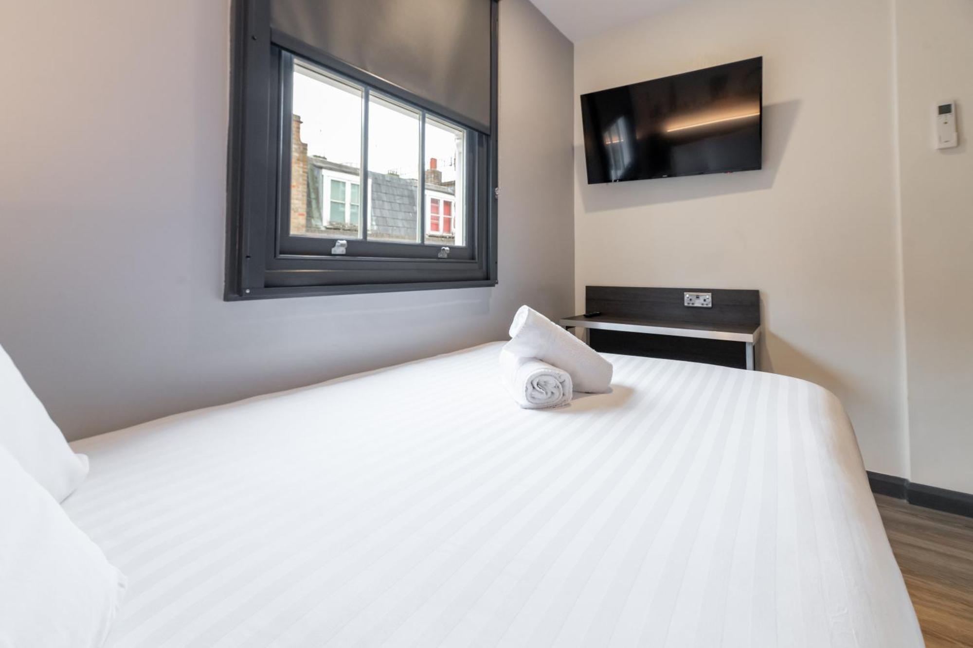 Easyhotel Victoria Hotell 2*