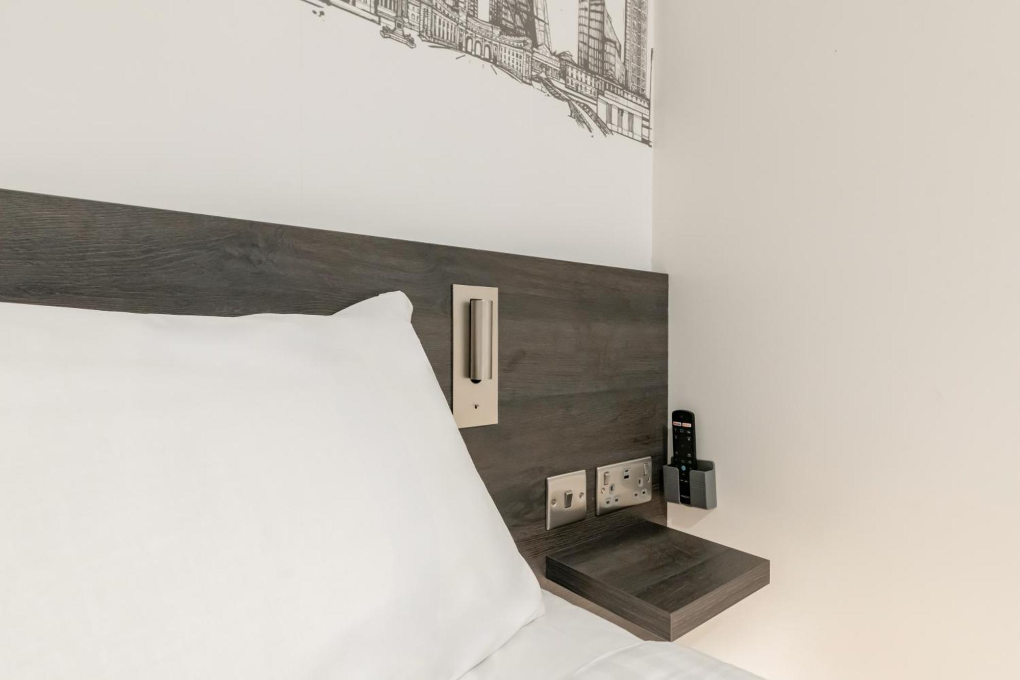 Hotell Easyhotel Victoria London