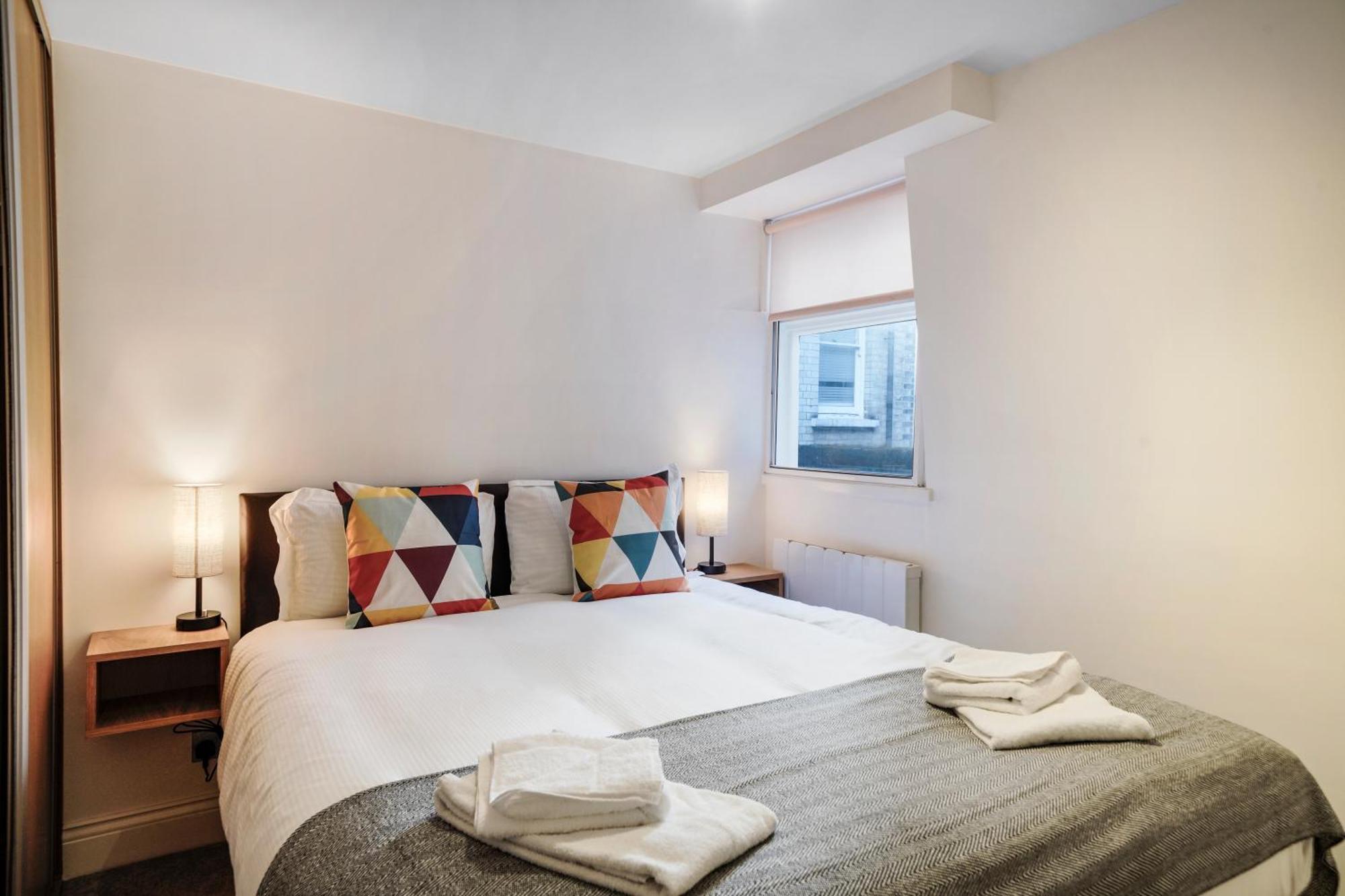 3, Soho 2nd & 3rd Floors By Indigo Flats * Londen