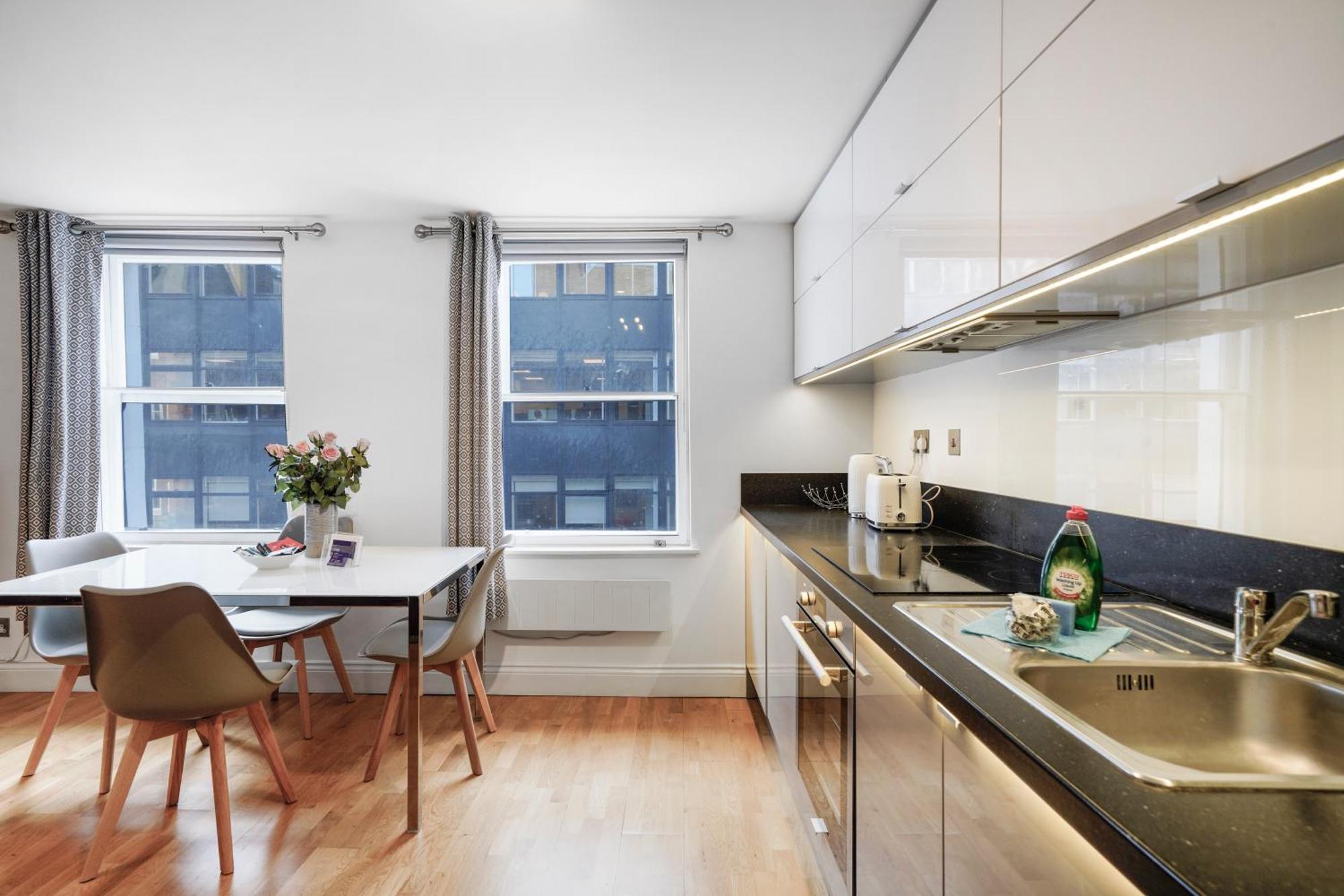 Appartement 3, Soho 2nd & 3rd Floors By Indigo Flats *