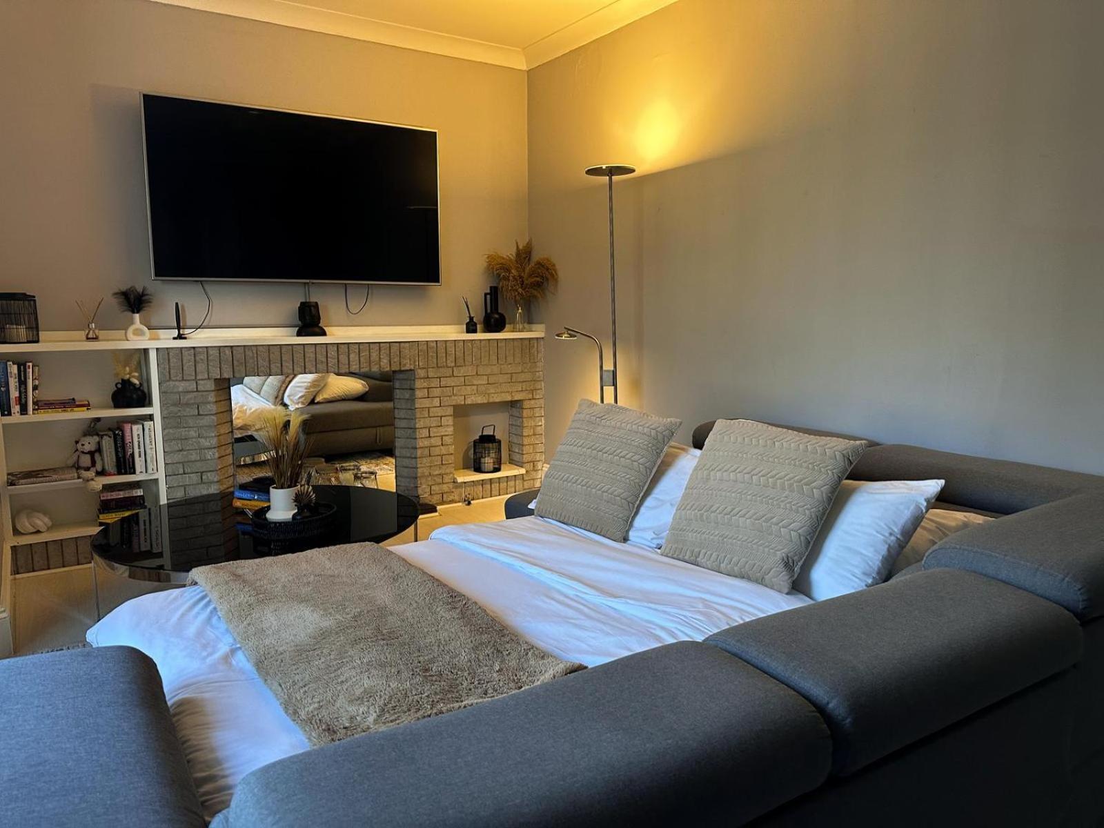 Exceptional Spacious Leilighet London