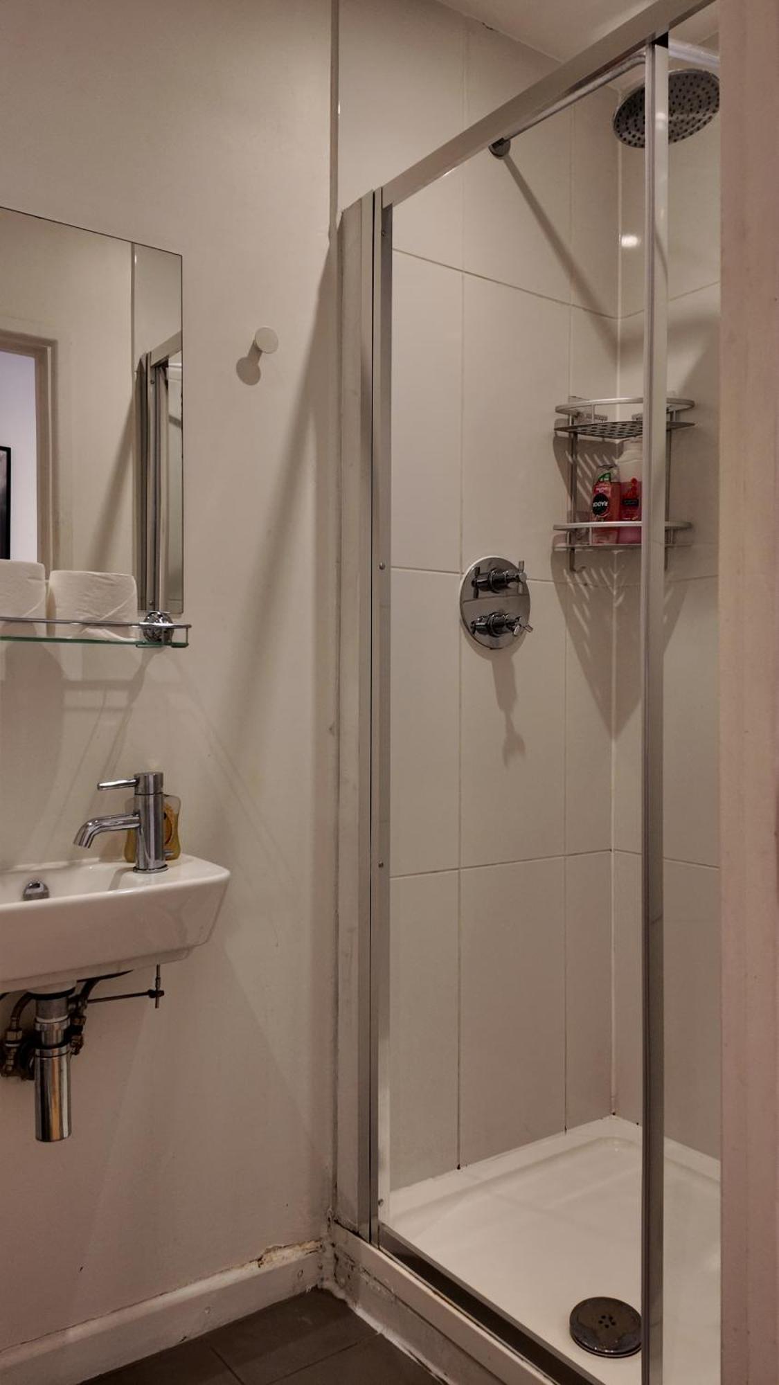 Stunning Piccadilly 1 Bedroom Flat In Vr9 Leilighet *