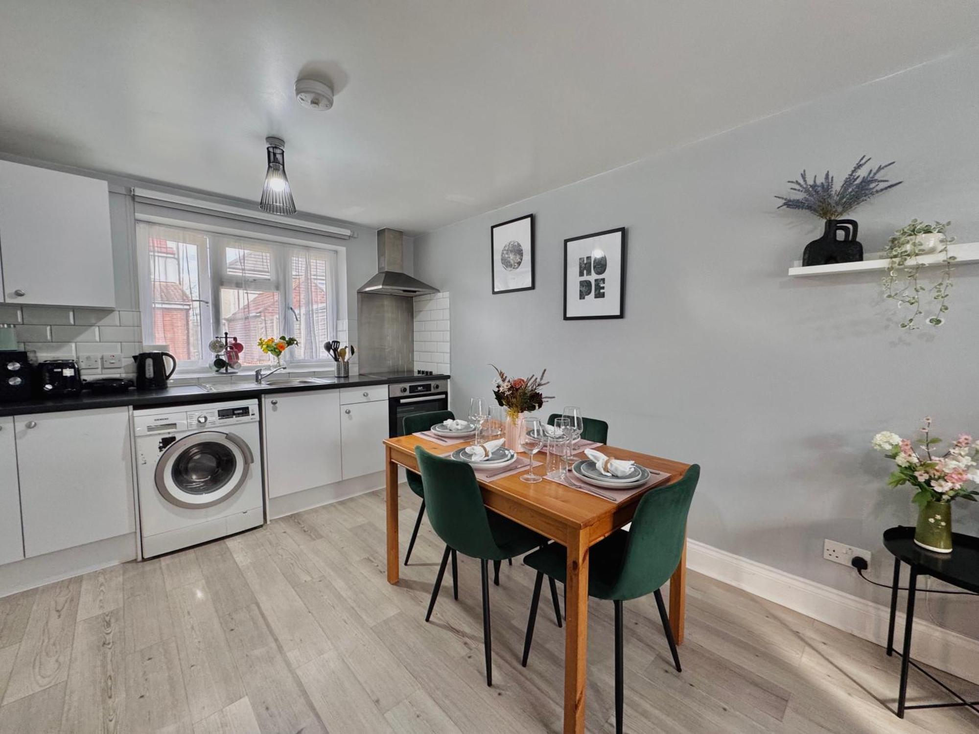 Appartement Garden 1-bed Flat 30min To Downtown & Free Parking Londen