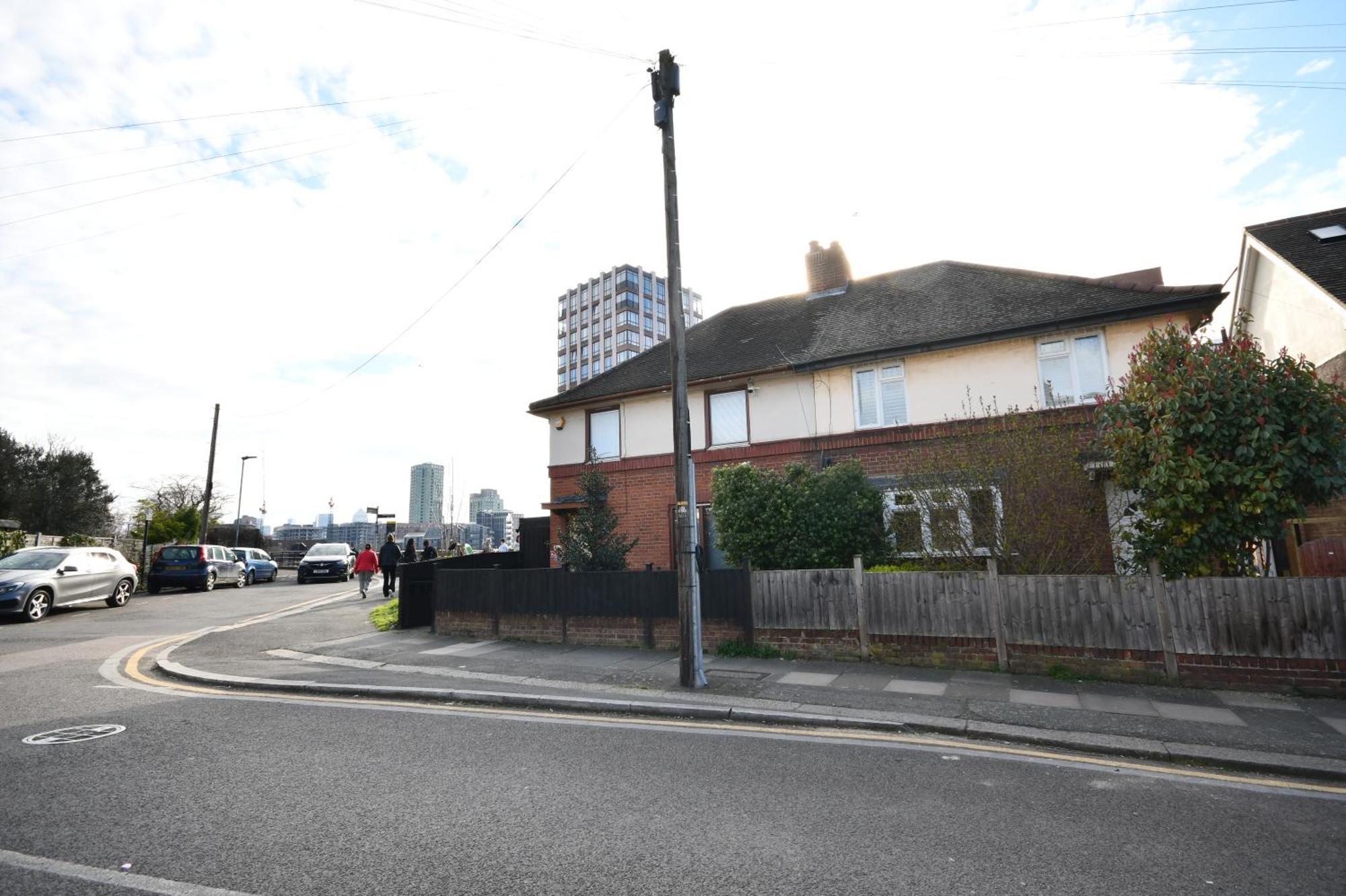 Morden Stratford 1 With Shared Bathroom Pensionat *