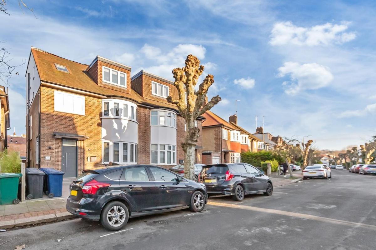 Modern 1 Bed Flat - Near Station - Apartment London