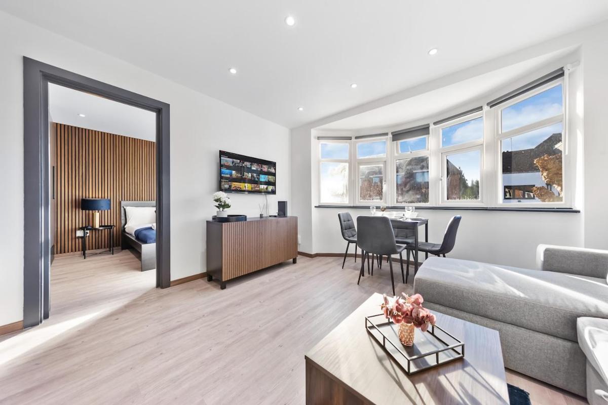Modern 1 Bed Flat - Near Station -
