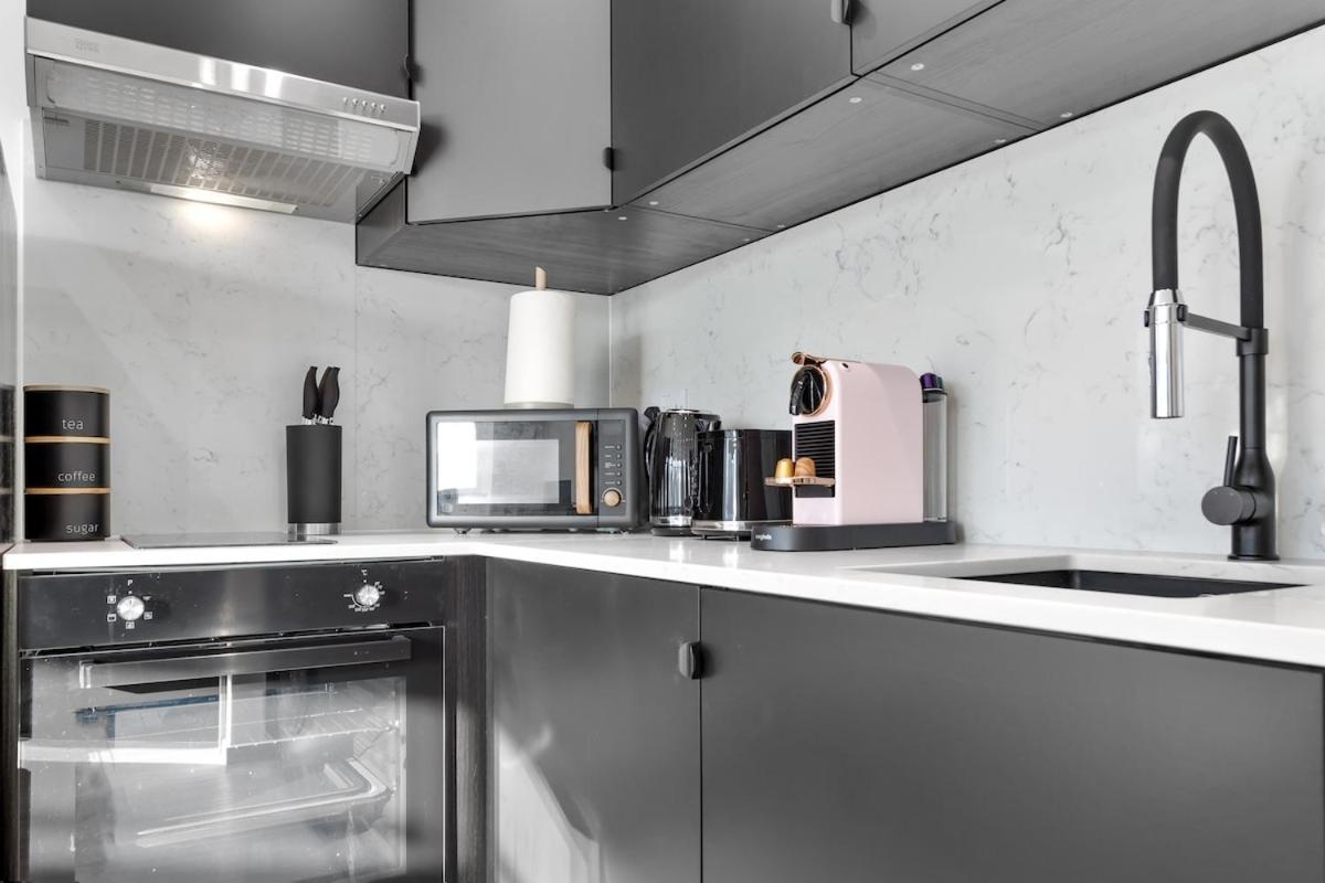 Modern 1 Bed Flat - Near Station - Apartment London