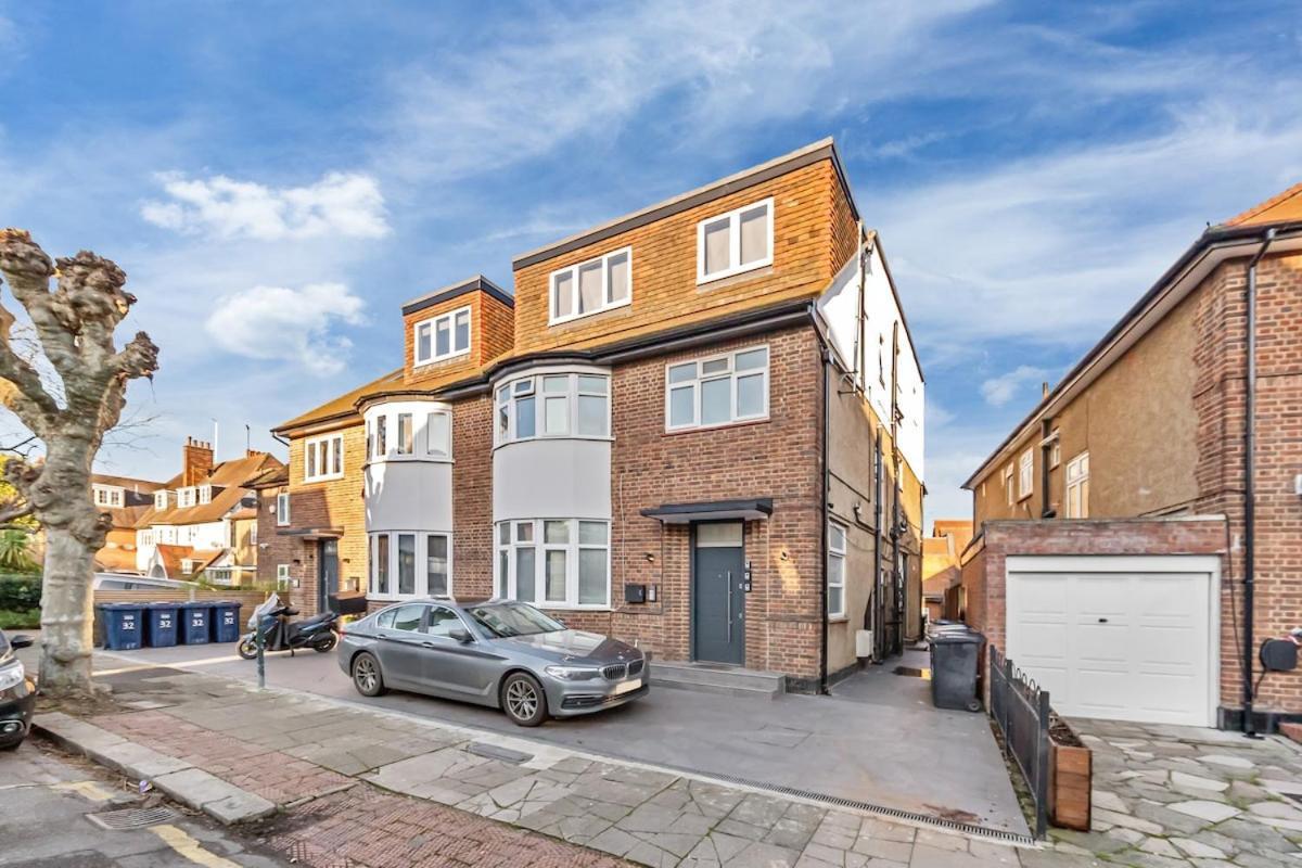 Modern 1 Bed Flat - Near Station - Apartment *