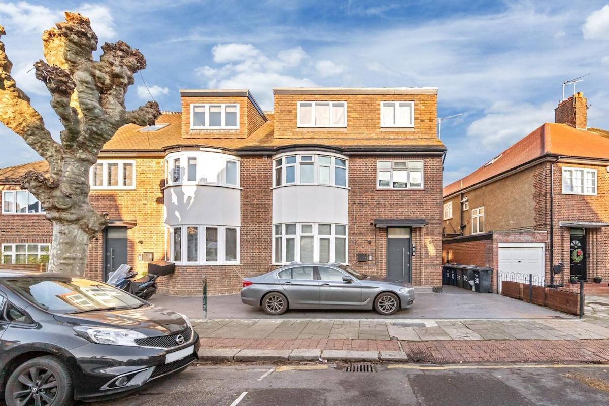 Modern 1 Bed Flat - Near Station - Apartment London
