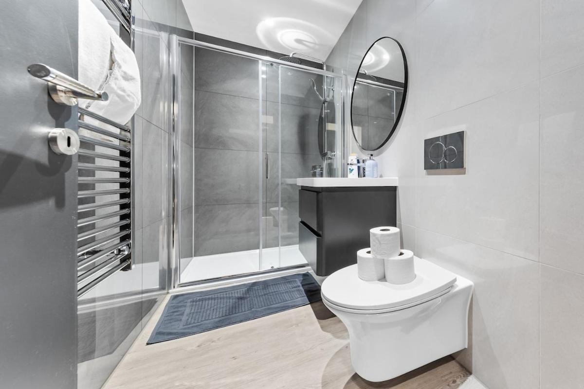 Modern 1 Bed Flat - Near Station -
