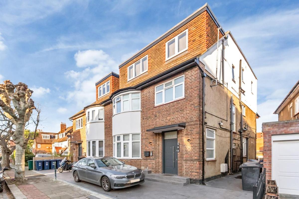 Modern 1 Bed Flat - Near Station -