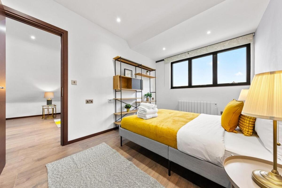 Modern 1 Bed Flat - Golders - * Londen